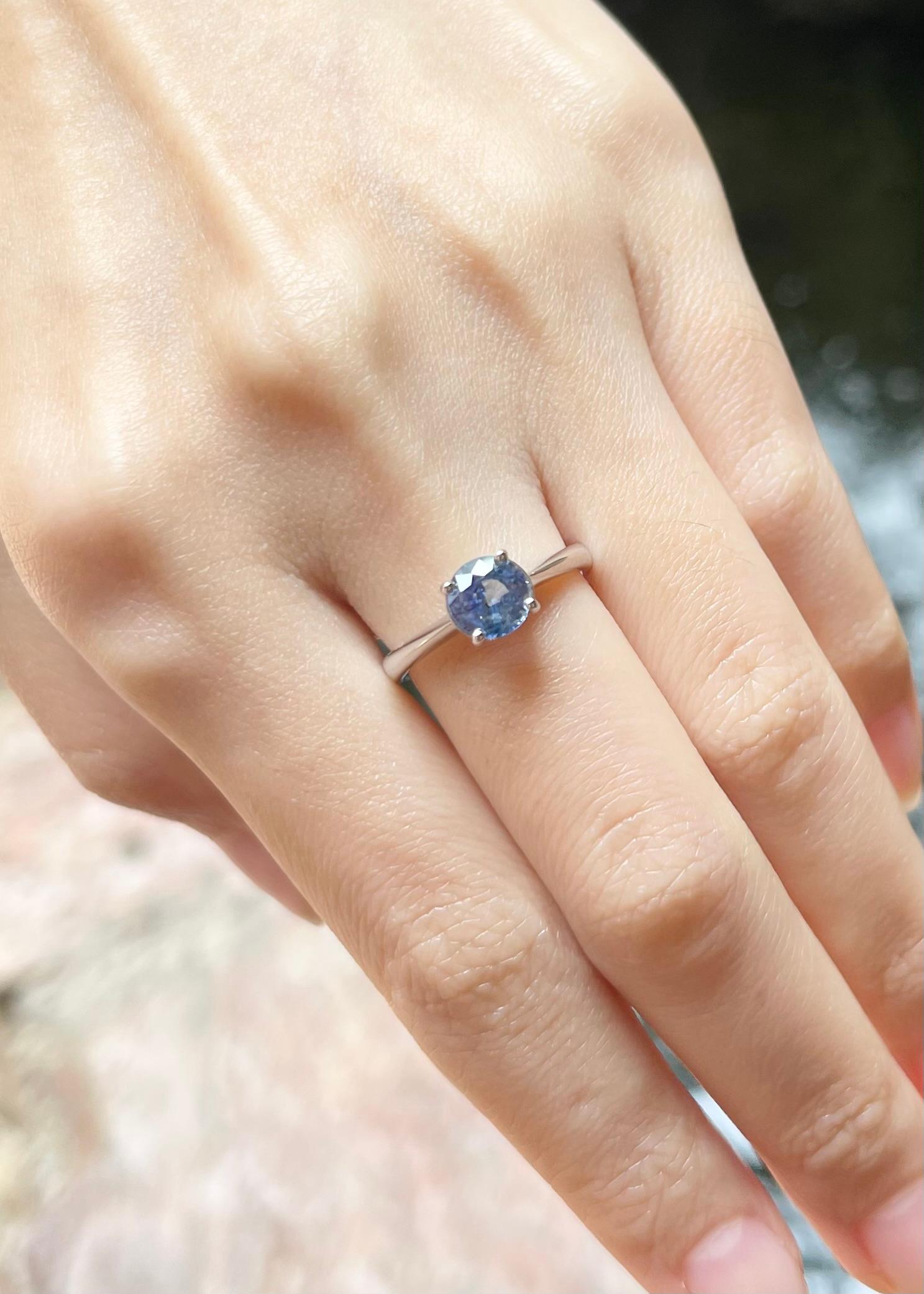 Blue Sapphire Ring set in 18K White Gold Settings In New Condition For Sale In Bangkok, TH