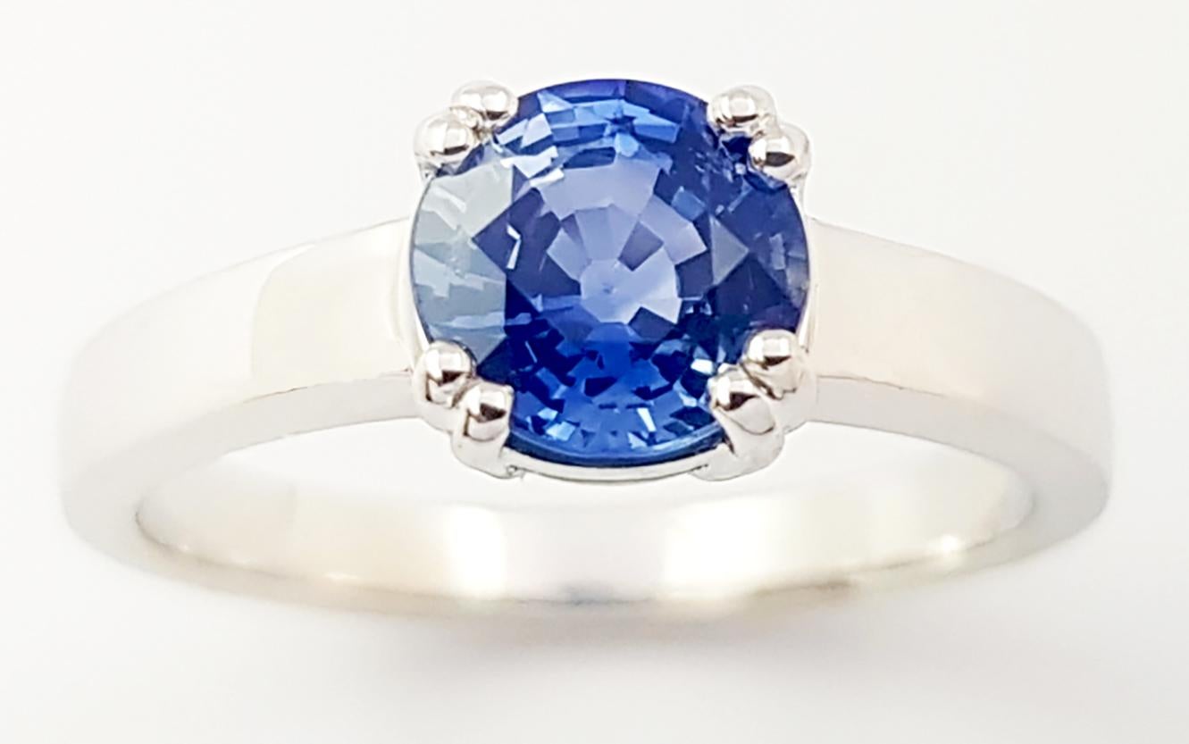 Blue Sapphire Ring set in 18K White Gold Settings For Sale 2