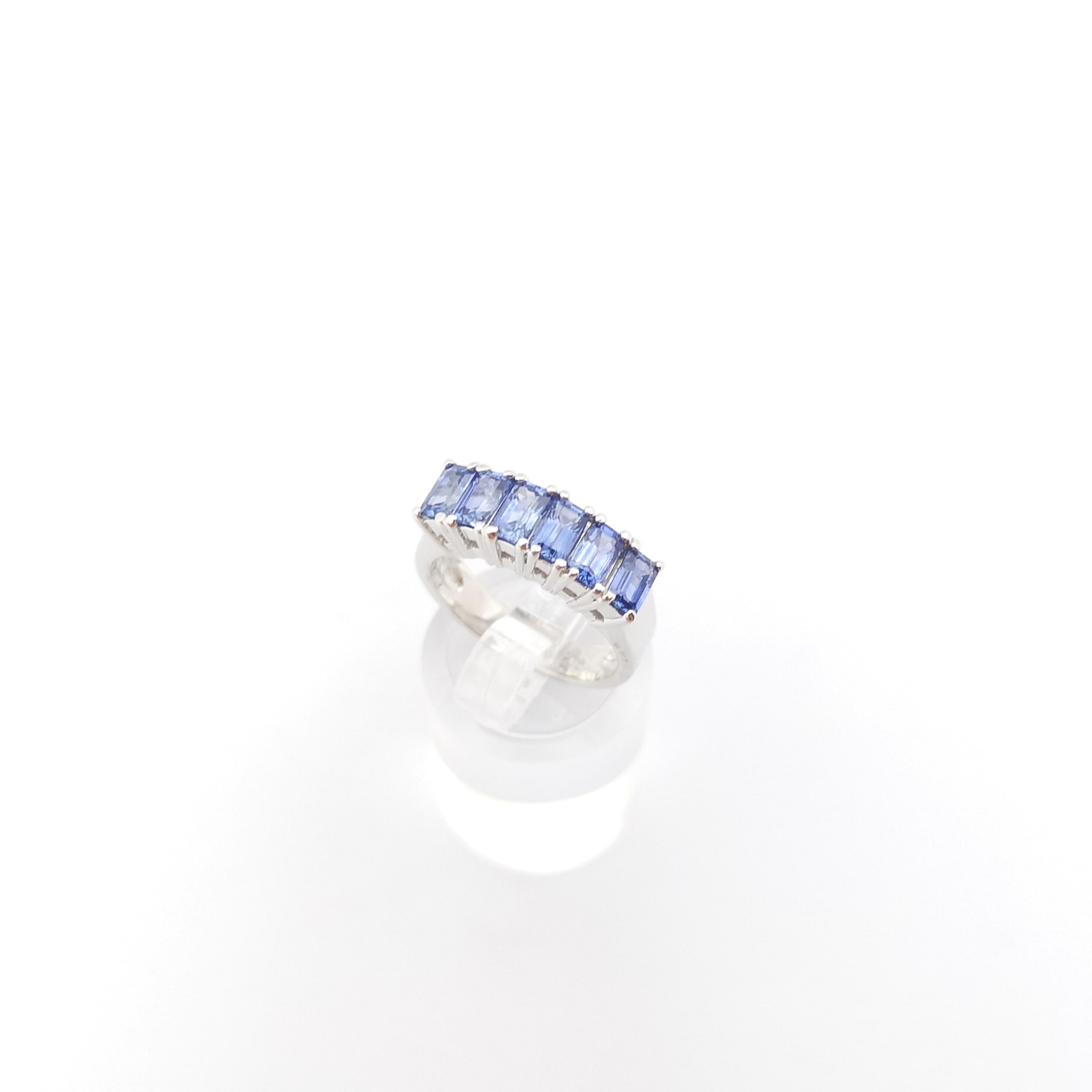 Blauer Saphir-Ring in 18 Karat Weißgold gefasst im Angebot 2