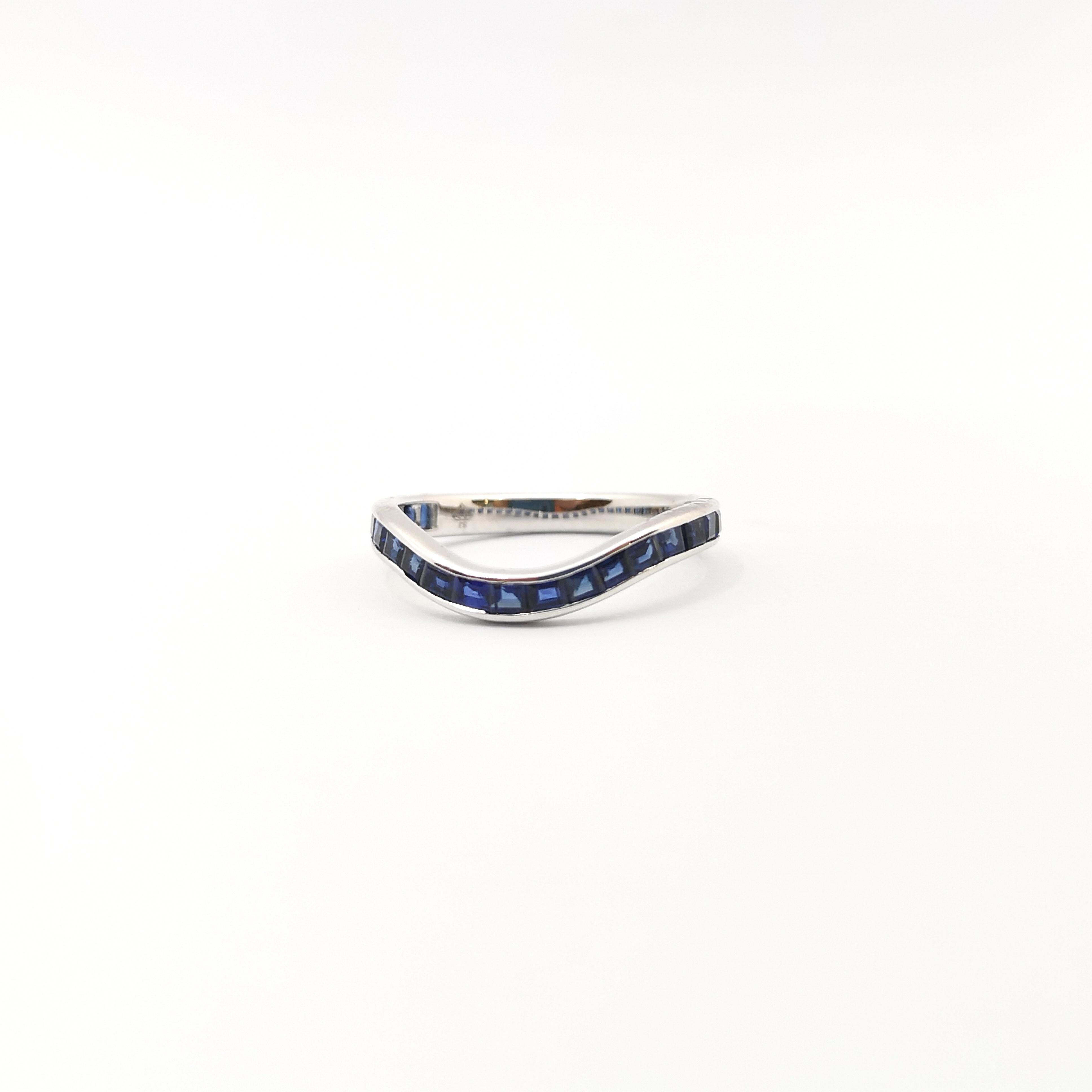 Blue Sapphire Ring set in 18K White Gold Settings For Sale 3