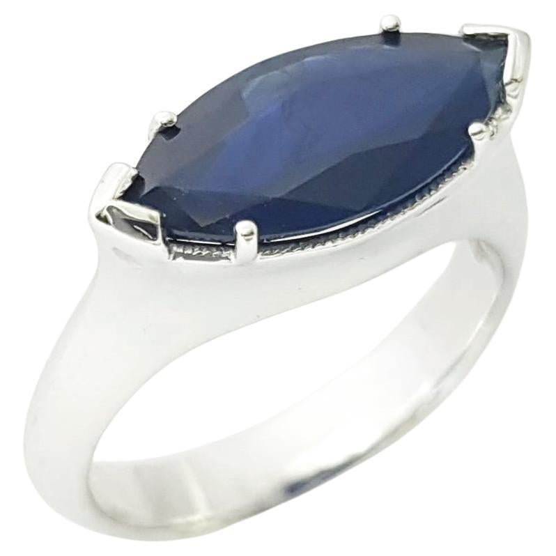 Blauer Saphir-Ring in 18 Karat Weißgold gefasst