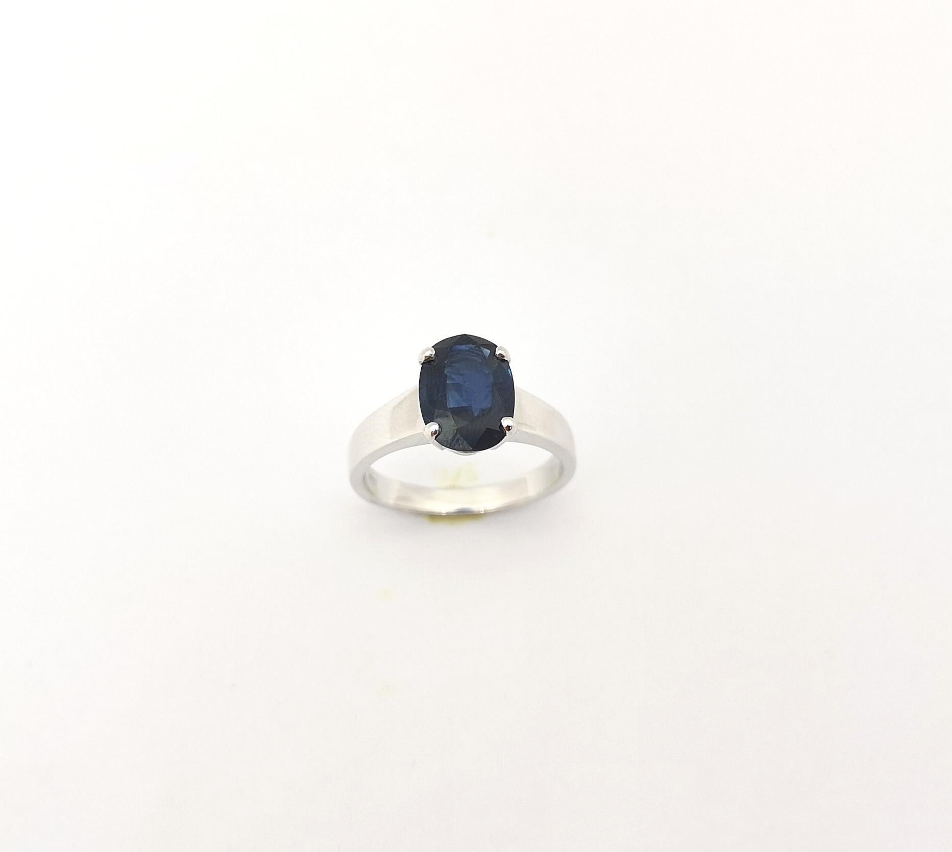 Blue Sapphire Ring set in Platinum 900 Settings For Sale 7