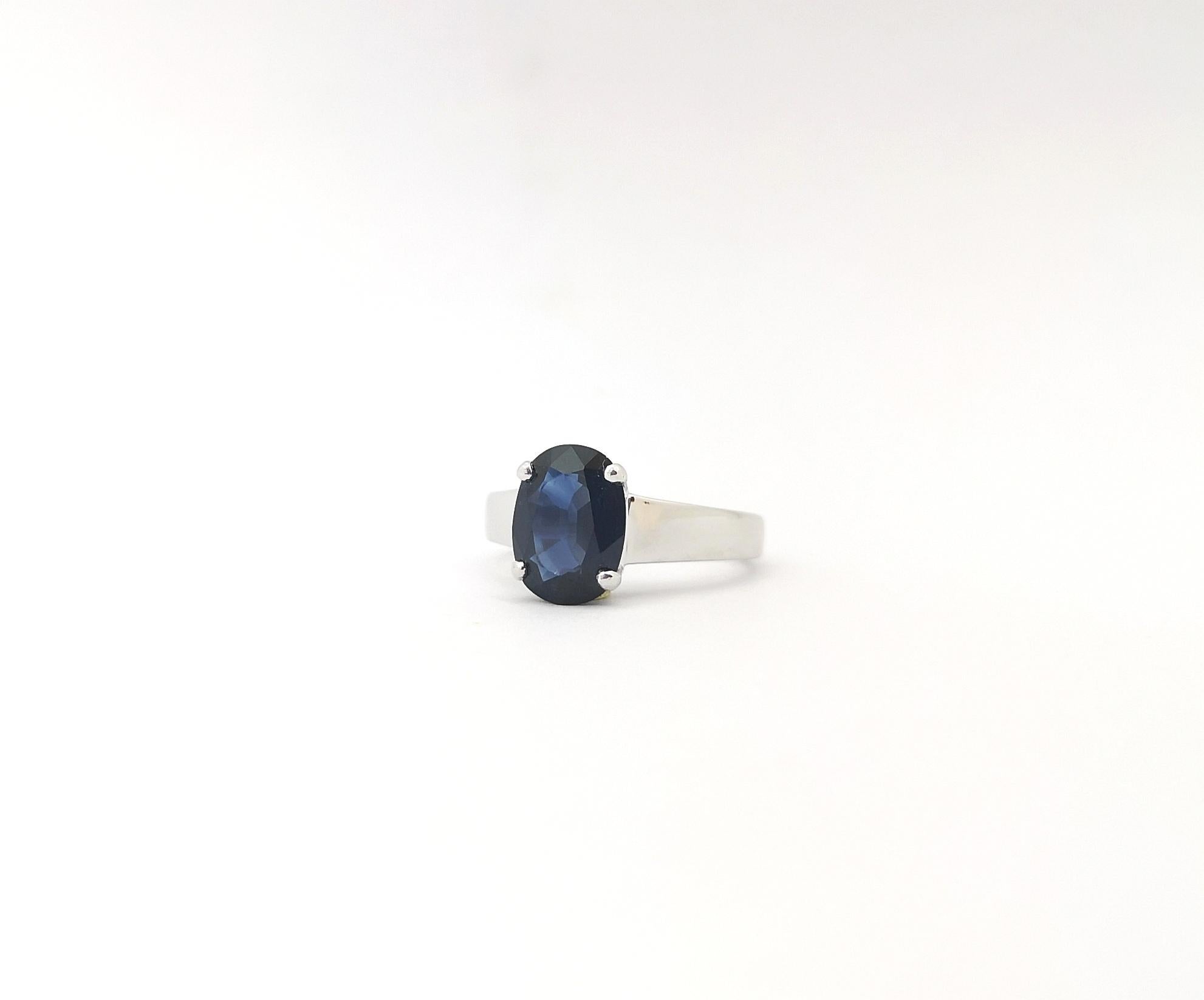 Blue Sapphire Ring set in Platinum 900 Settings For Sale 8
