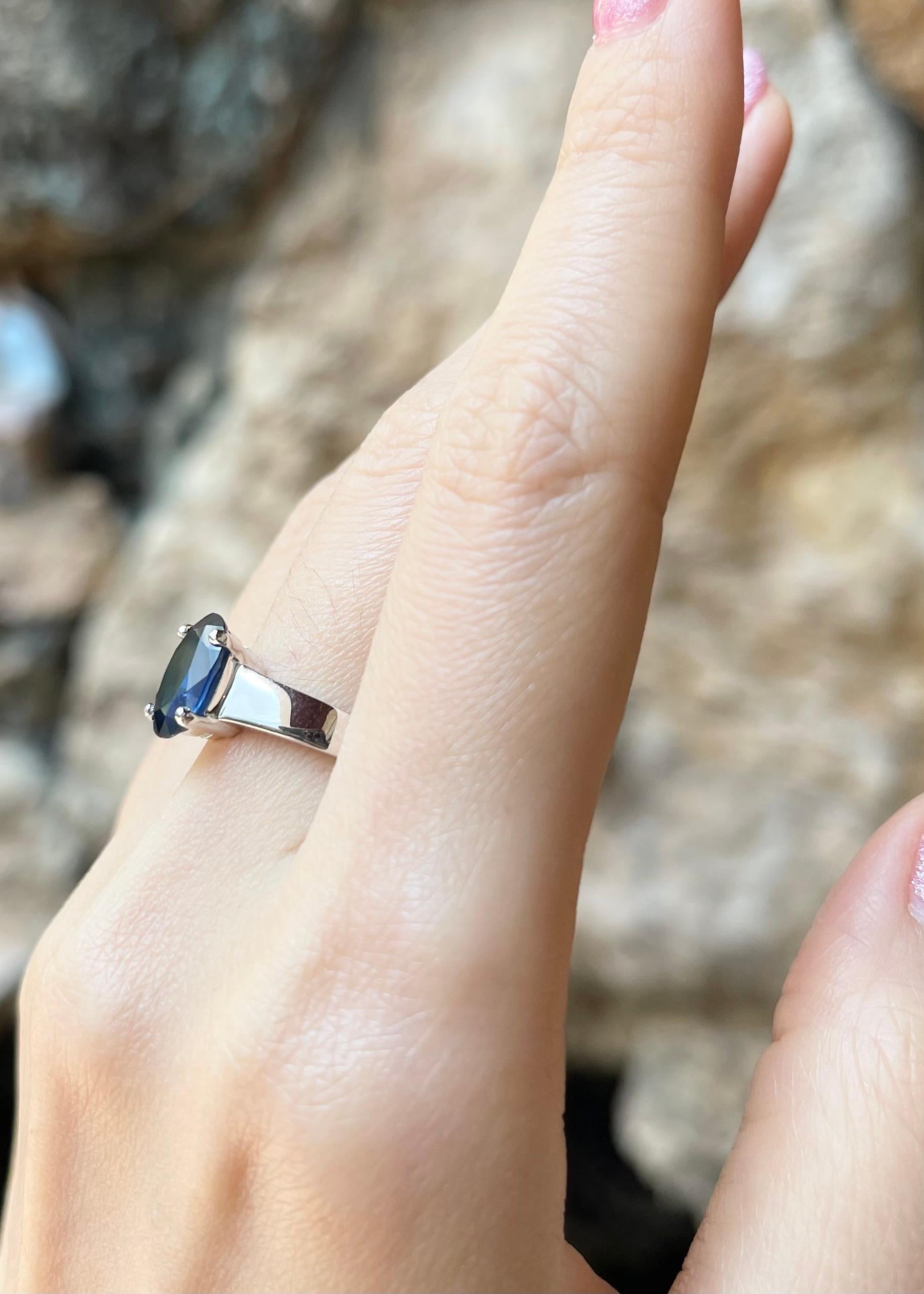 Blue Sapphire Ring set in Platinum 900 Settings In New Condition For Sale In Bangkok, TH