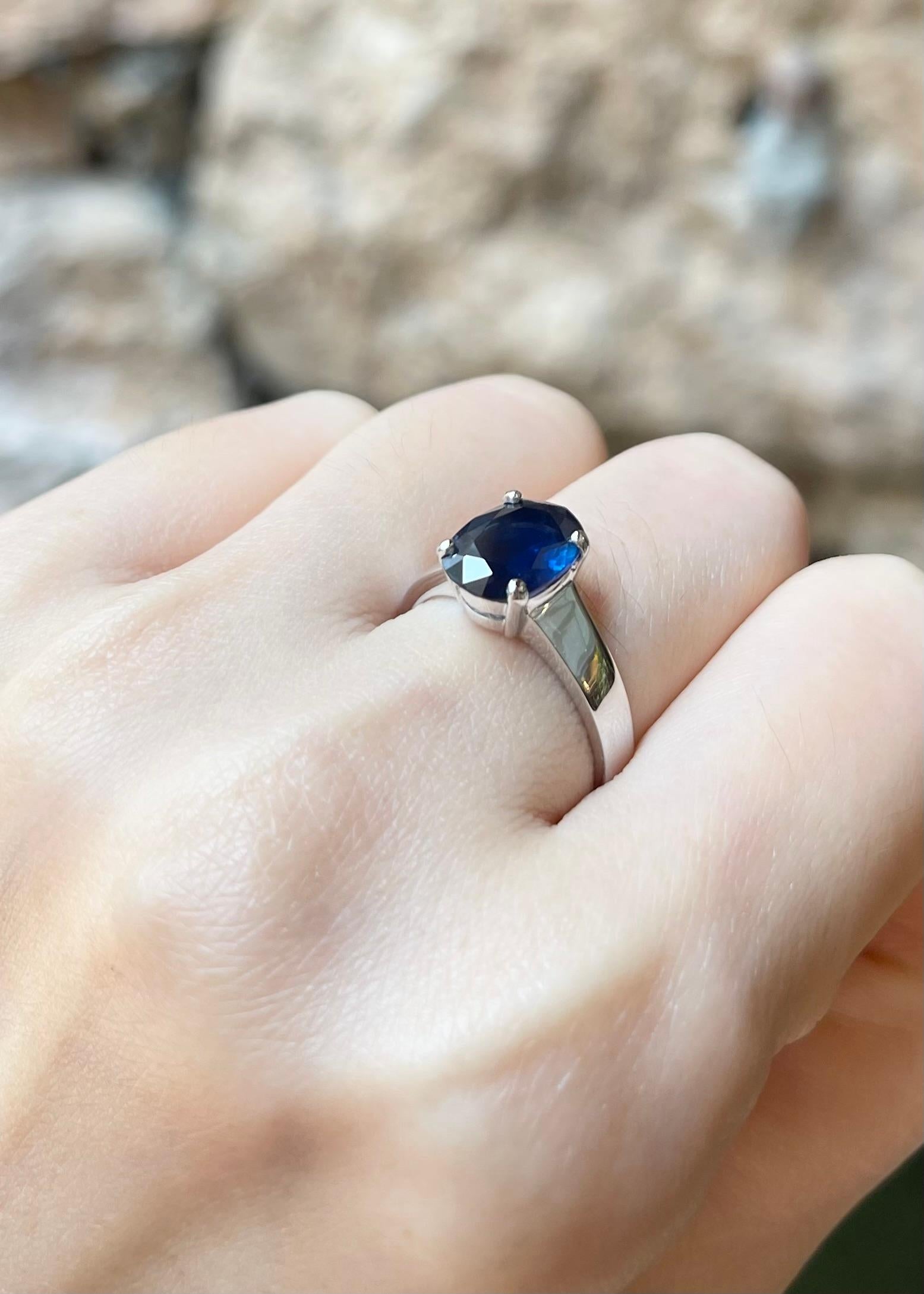Blue Sapphire Ring set in Platinum 900 Settings For Sale 1