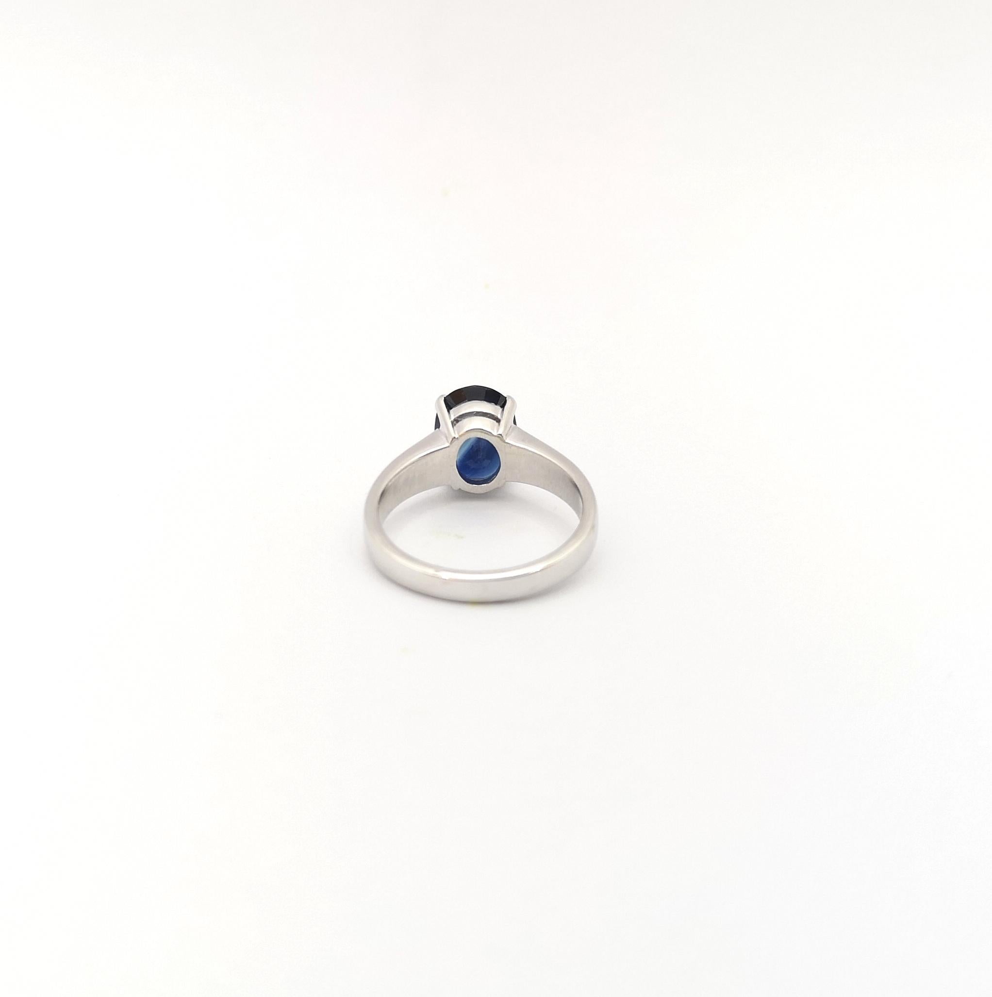 Blue Sapphire Ring set in Platinum 900 Settings For Sale 2