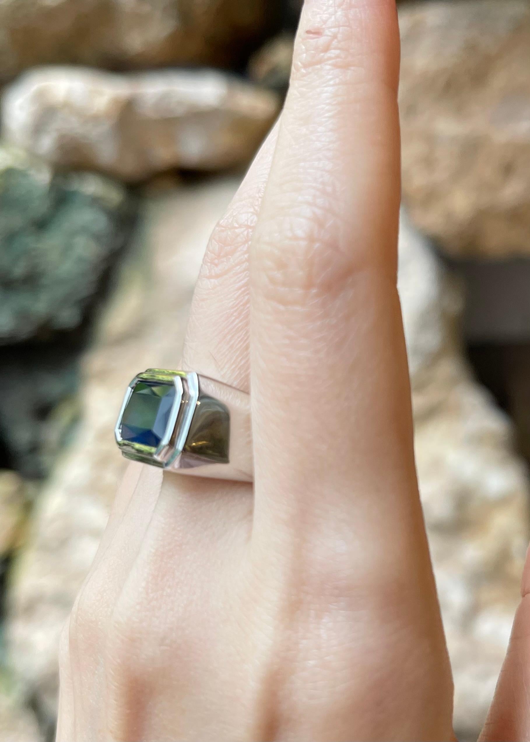 Bague en saphir bleu serti dans une monture en platine 950 Unisexe en vente