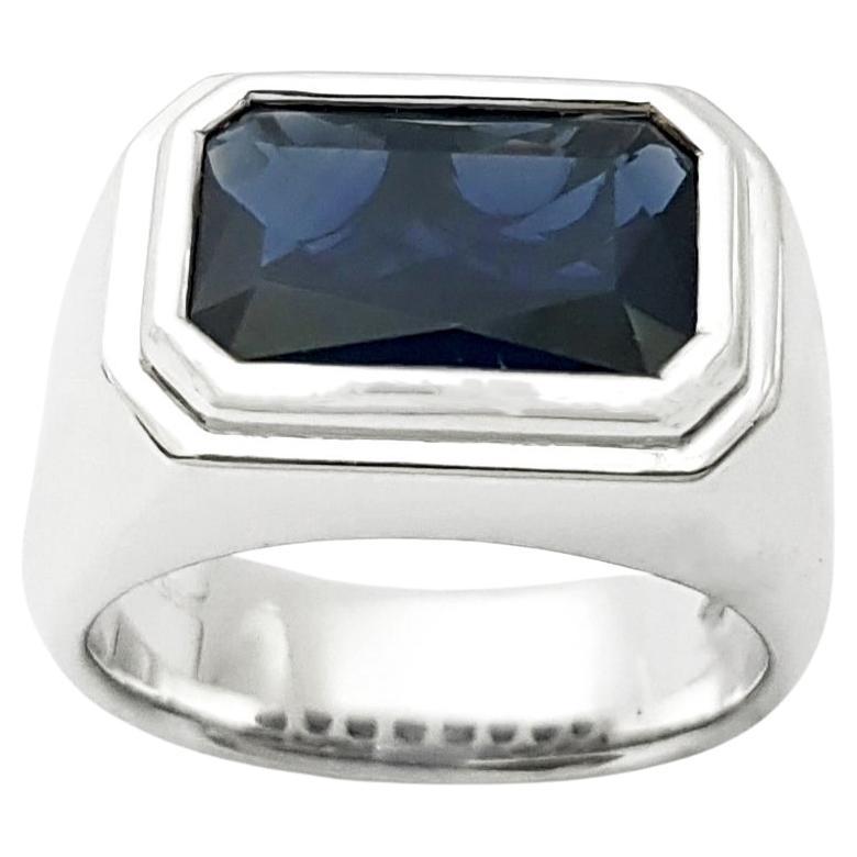 Bague en saphir bleu serti dans une monture en platine 950