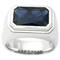 Bague en saphir bleu serti dans une monture en platine 950