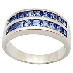 Blauer Saphir  Ring in Silberfassung gefasst