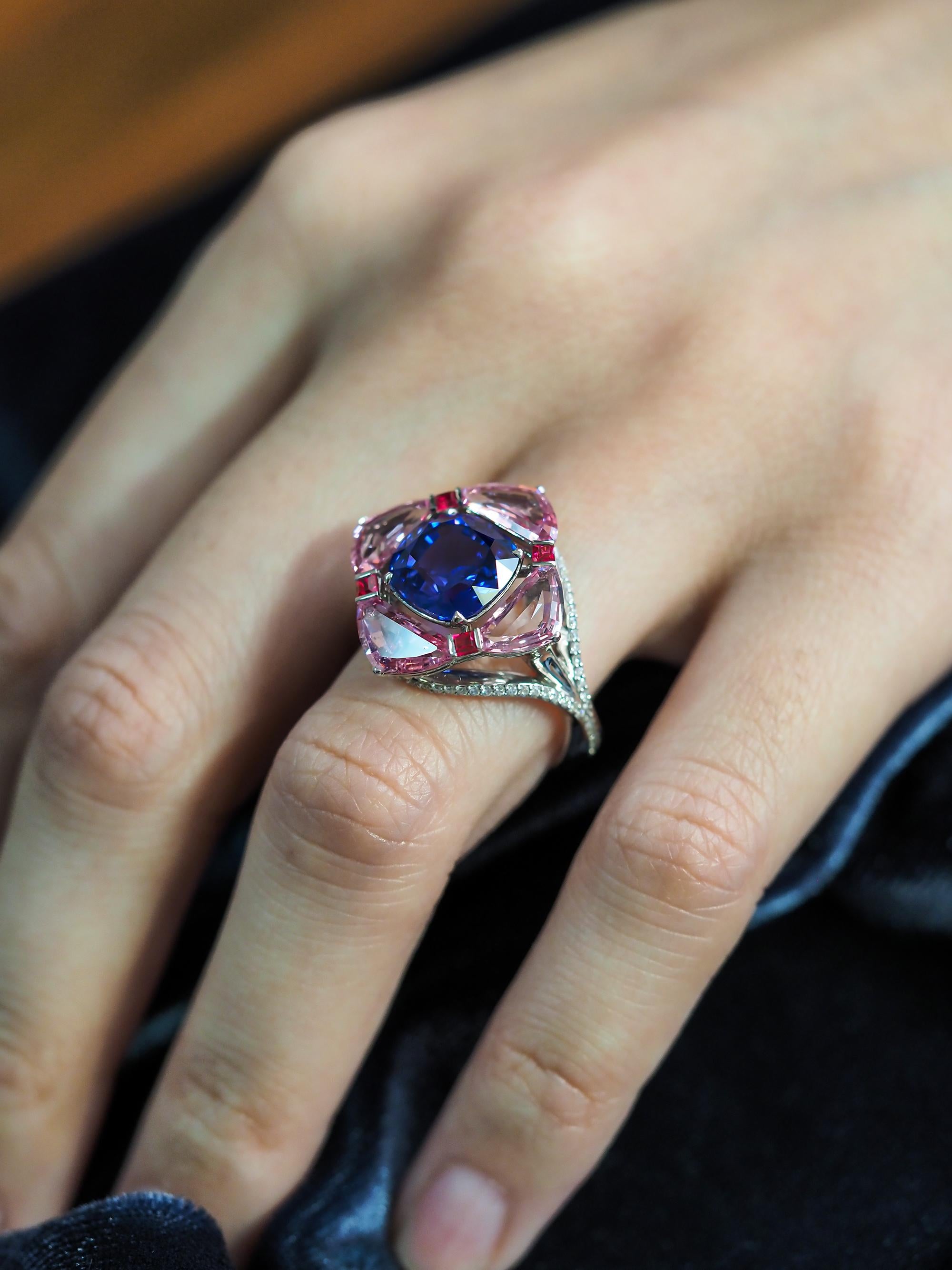 Modernist Blue Sapphire Ring, Unheated Blue Sapphire 18k White Gold & Diamonds Ring For Sale