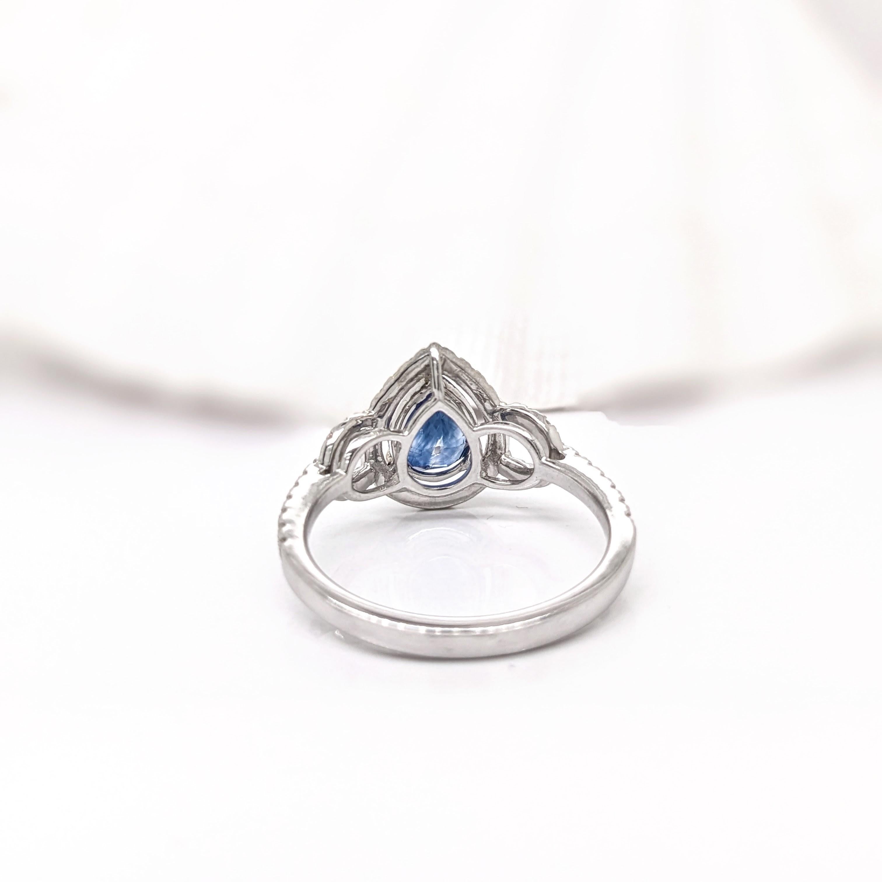 Anello con zaffiro blu e diamanti estratti dalla terra in oro massiccio 14K, forma a pera 8x6mm In condizioni Nuovo in vendita a Columbus, OH