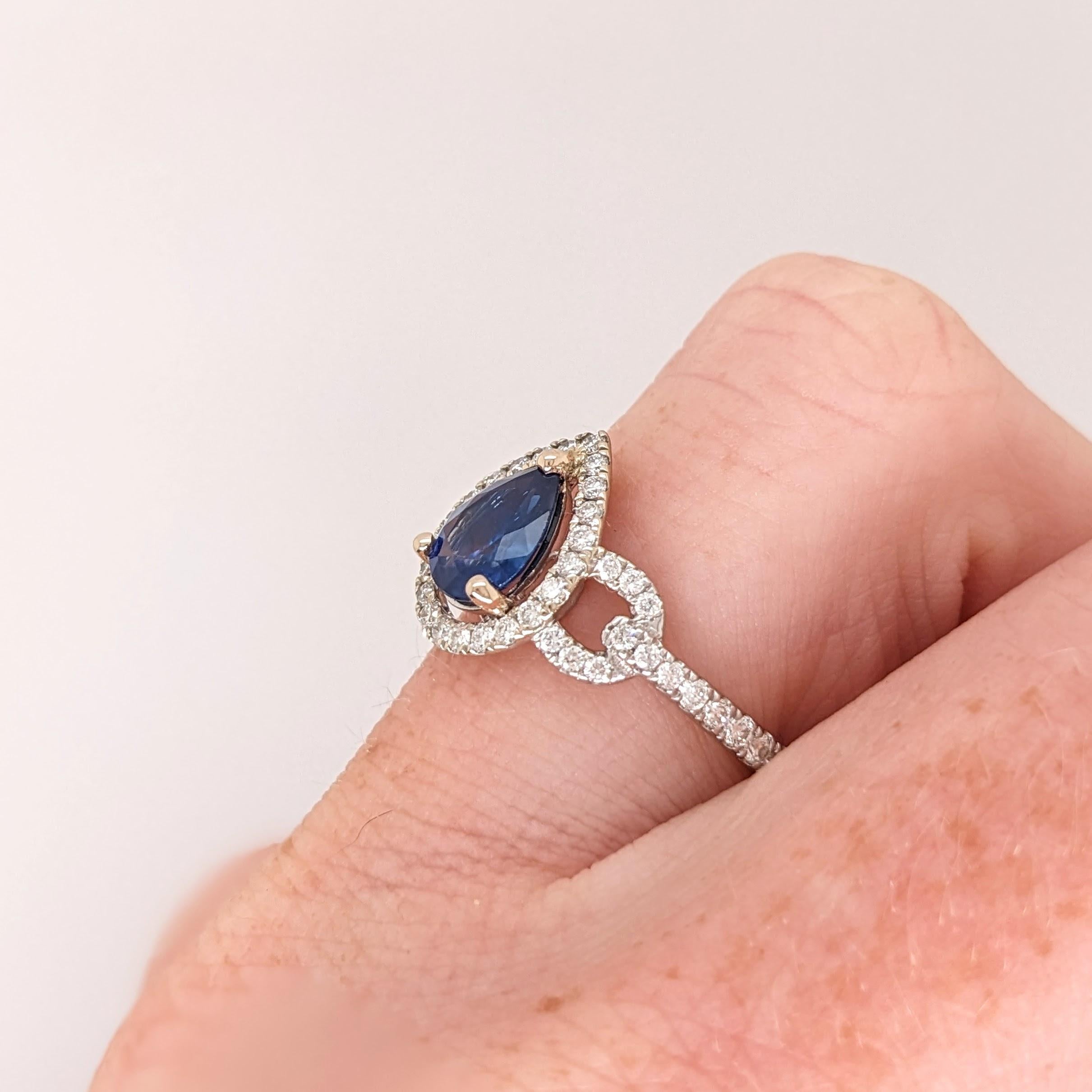 Anello con zaffiro blu e diamanti estratti dalla terra in oro massiccio 14K, forma a pera 8x6mm in vendita 1
