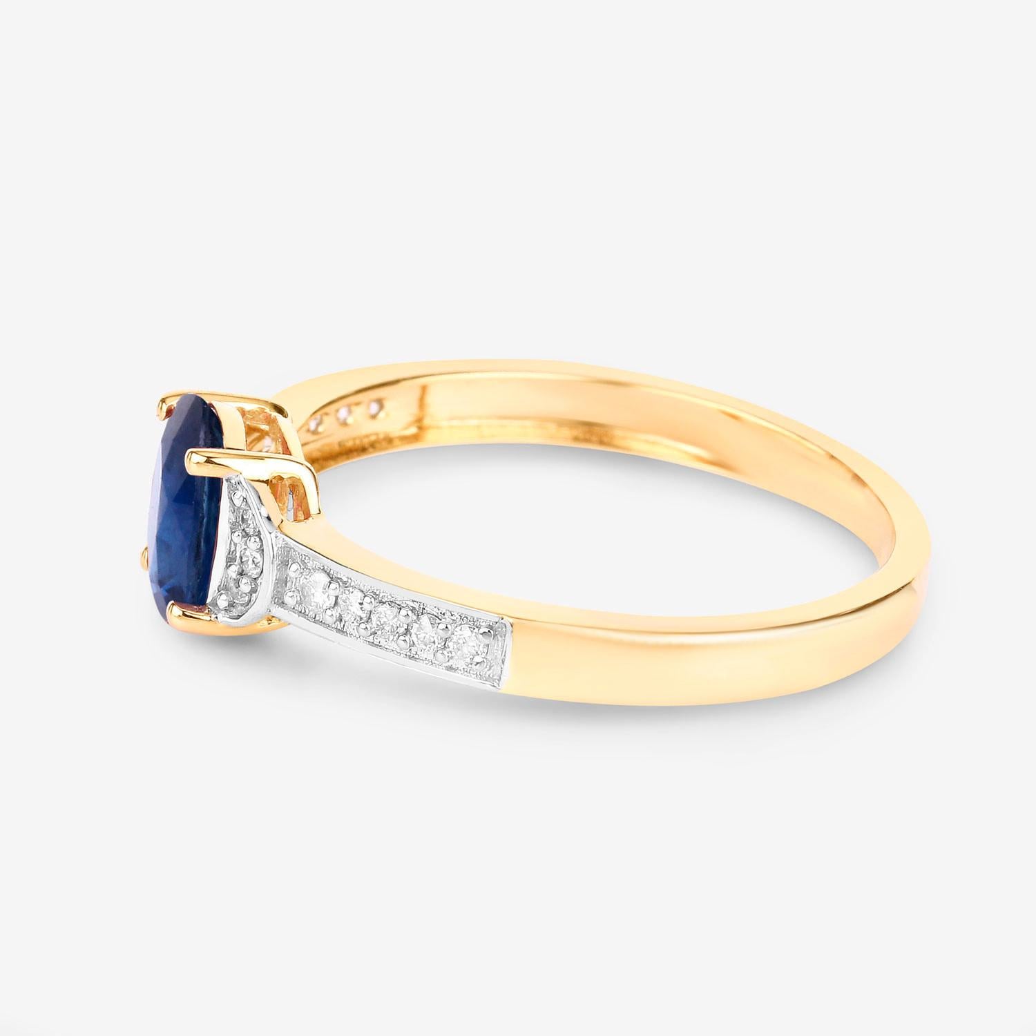 Blue Sapphire Ring White Diamonds 1.04 Carats 10K Yellow Gold In Excellent Condition For Sale In Aliso Viejo, CA