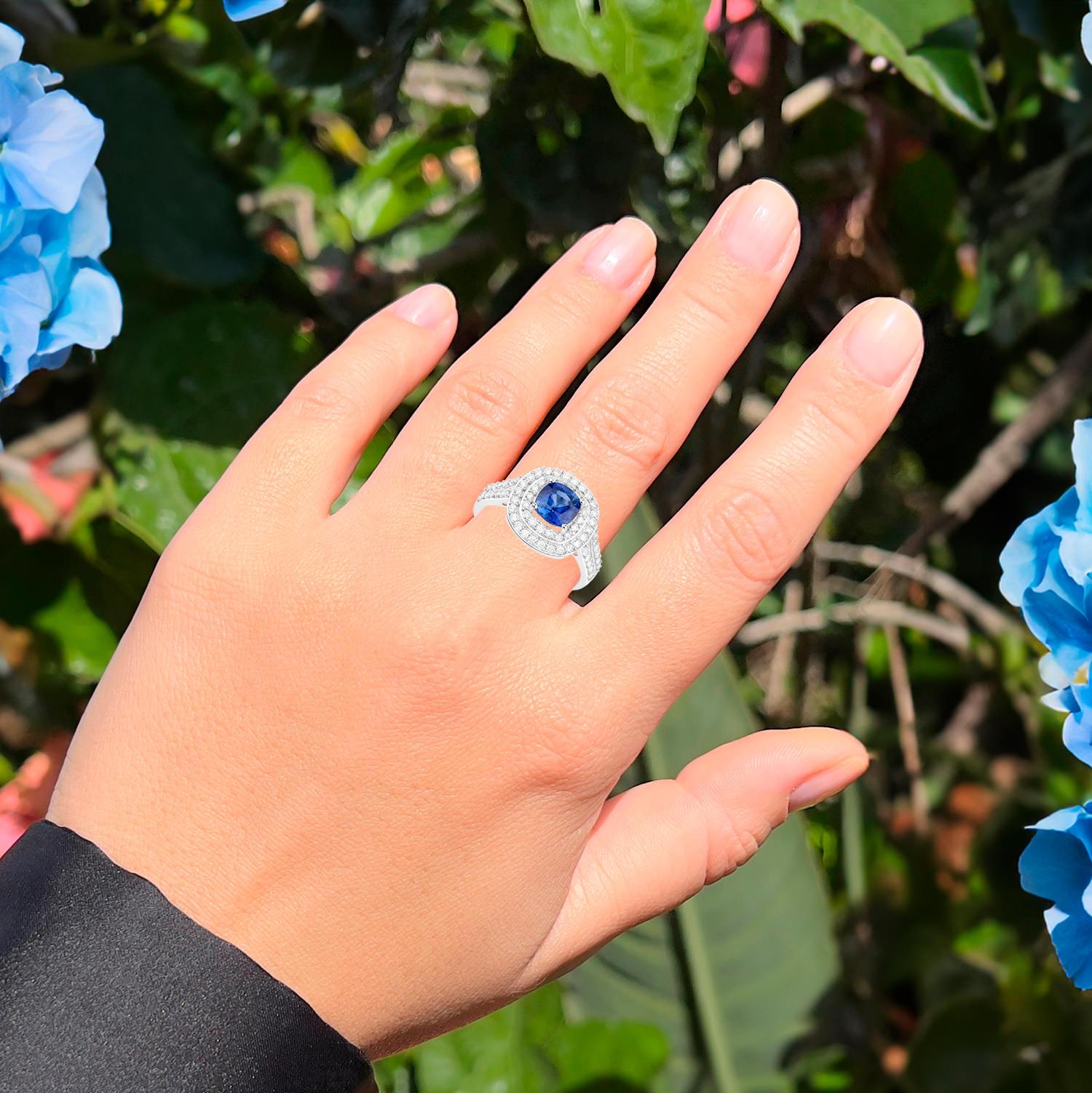 Contemporary Blue Sapphire Ring With Diamonds 1.96 Carats 18K White Gold For Sale