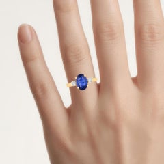 Blue Sapphire Ring With Diamonds 2.3 Carats 18K Yellow Gold