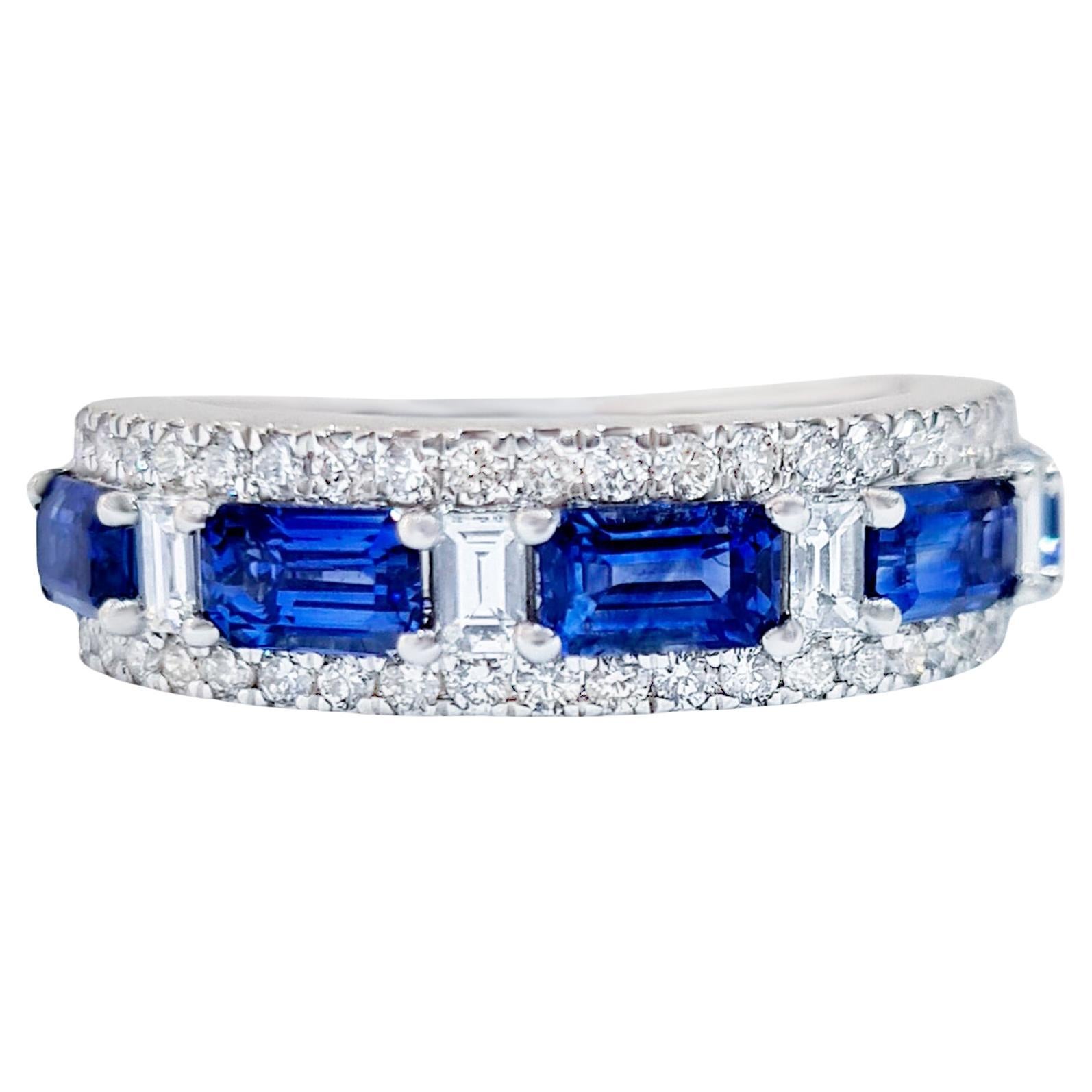 Blue Sapphire Ring With Diamonds 2.77 Carats 18K White Gold For Sale