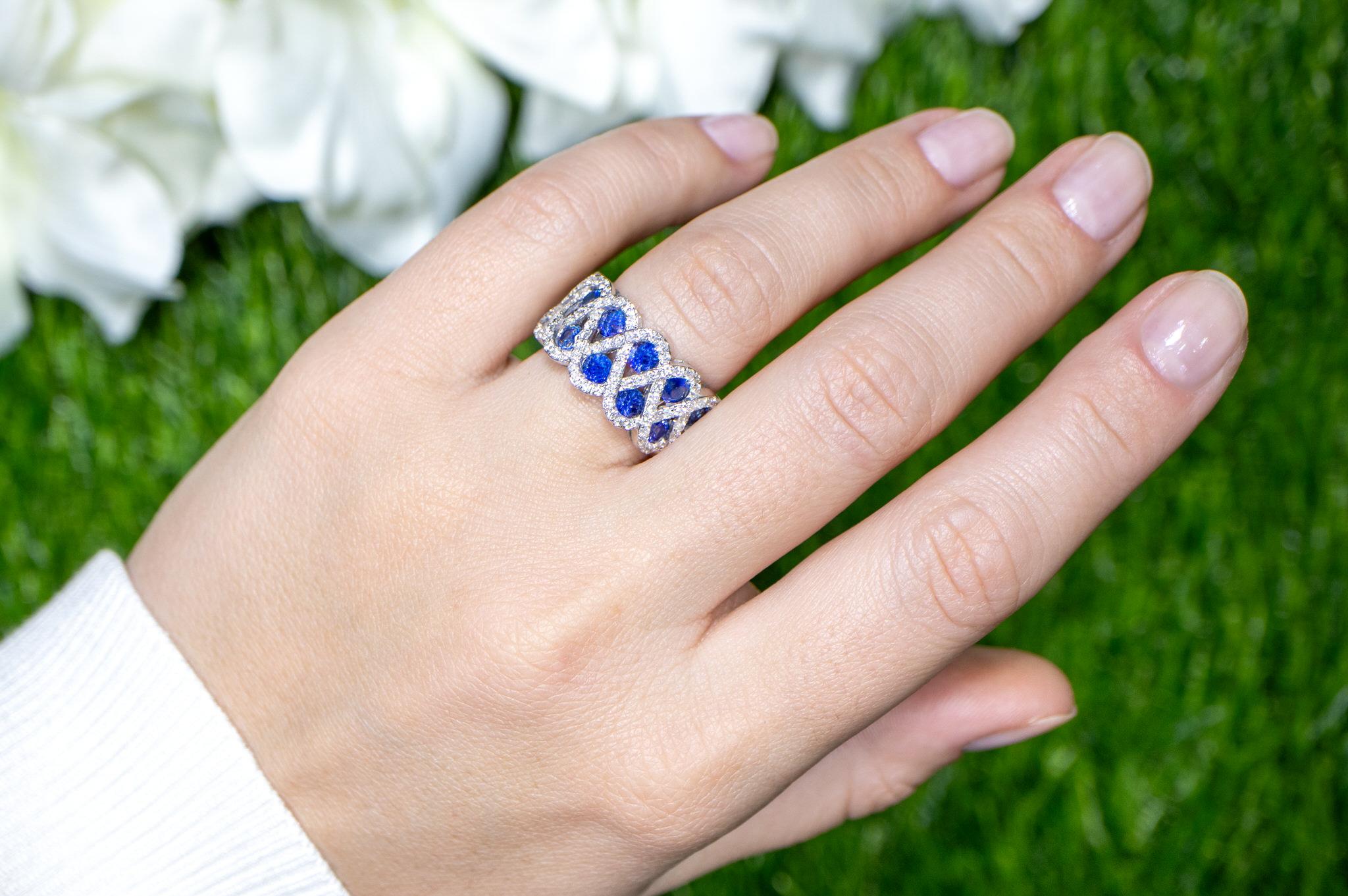 It comes with the Gemological Appraisal by GIA GG/AJP
All Gemstones are Natural
Blue Sapphires = 2.05 Carats
Diamonds = 0.95 Carats
Metal: 18K White Gold
Ring Size: 6.25* US
*It can be resized complimentary

