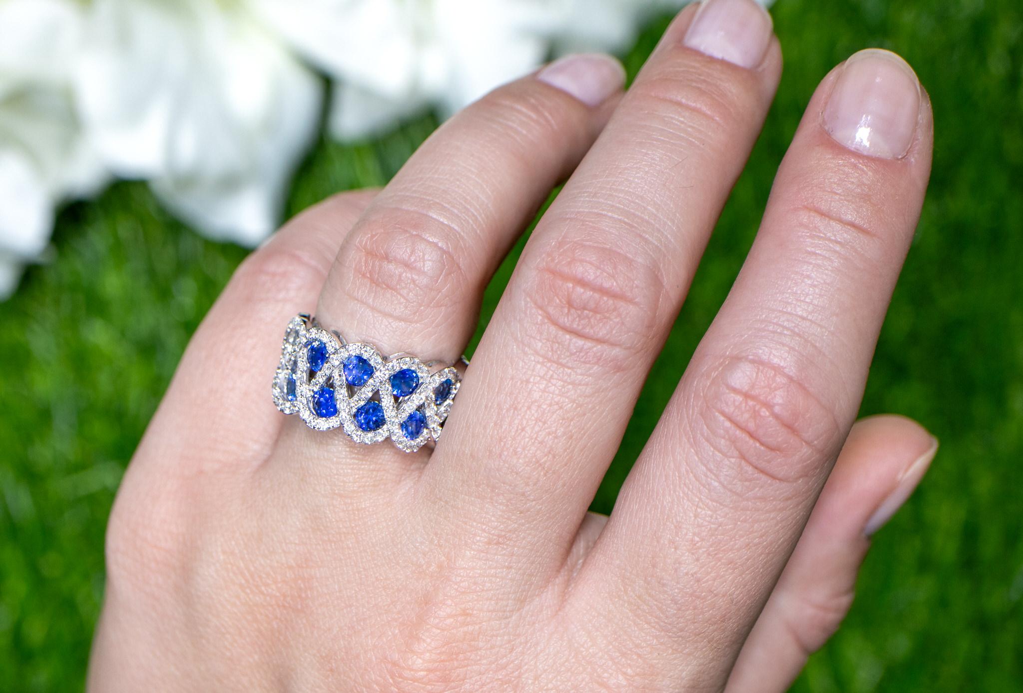 Mixed Cut Blue Sapphire Ring With Diamonds 3 Carats 18K White Gold For Sale