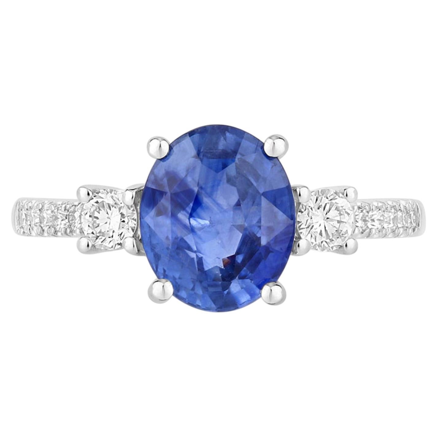 Ring mit blauem Saphir und Diamanten, 3,06 Karat, 18 Karat Weißgold