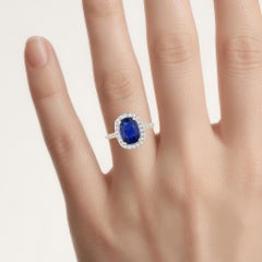 Blue Sapphire Ring With Diamonds 3.38 Carats 18K Yellow Gold