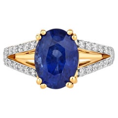 Blue Sapphire Ring With Diamonds 4.24 Carats 18K Yellow Gold