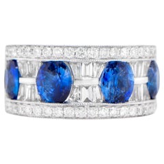 Anello con zaffiro blu e diamanti 4,25 carati in oro bianco 18 carati