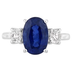 Anello con zaffiro blu e diamanti, 4,32 carati, oro bianco 18 carati