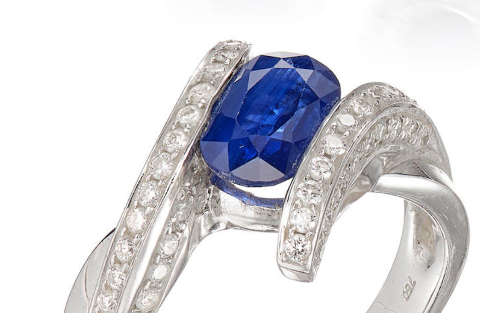 Ring mit blauem Saphir und Diamanten für Damen oder Herren im Angebot