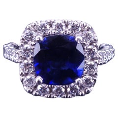 Anillo de Zafiro Azul con Diamantes en Oro Blanco