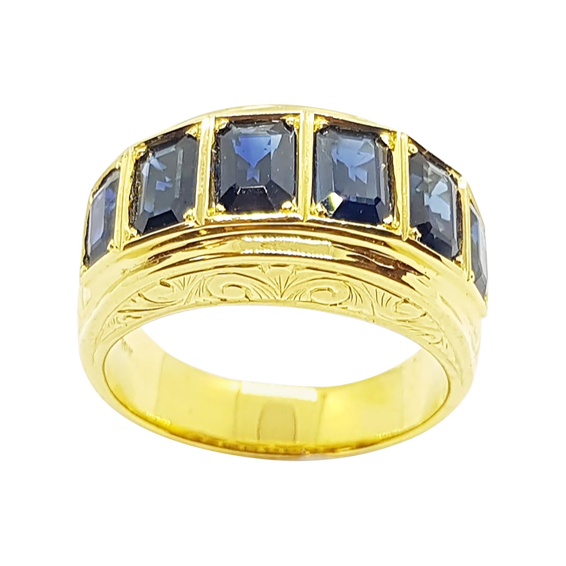 Blue Sapphire Ring with Engraving Set in 18 Karat Gold Settings For Sale