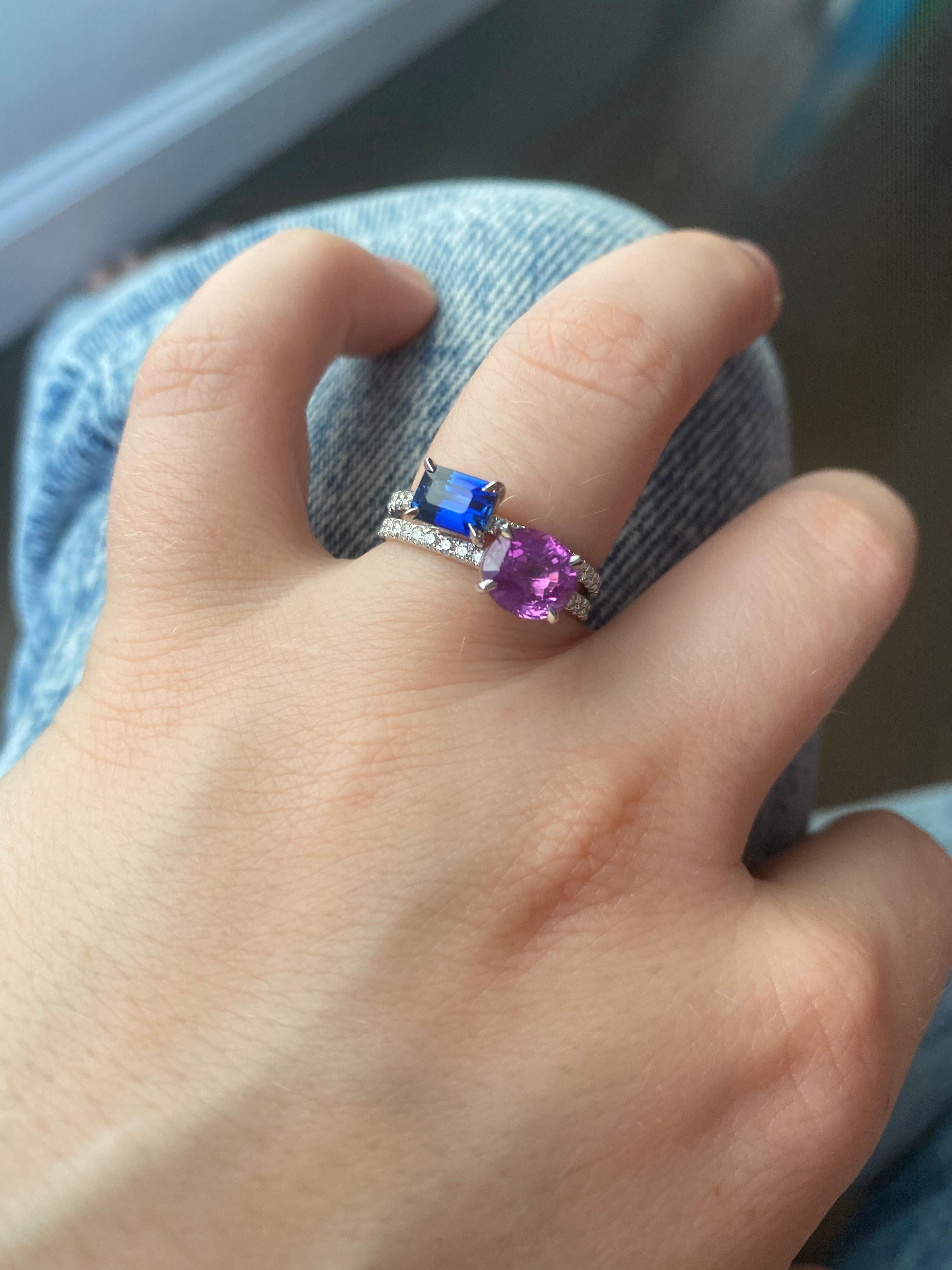 1 carat Blue Sapphire Ring with Pave Band In New Condition For Sale In Brooklyn, NY