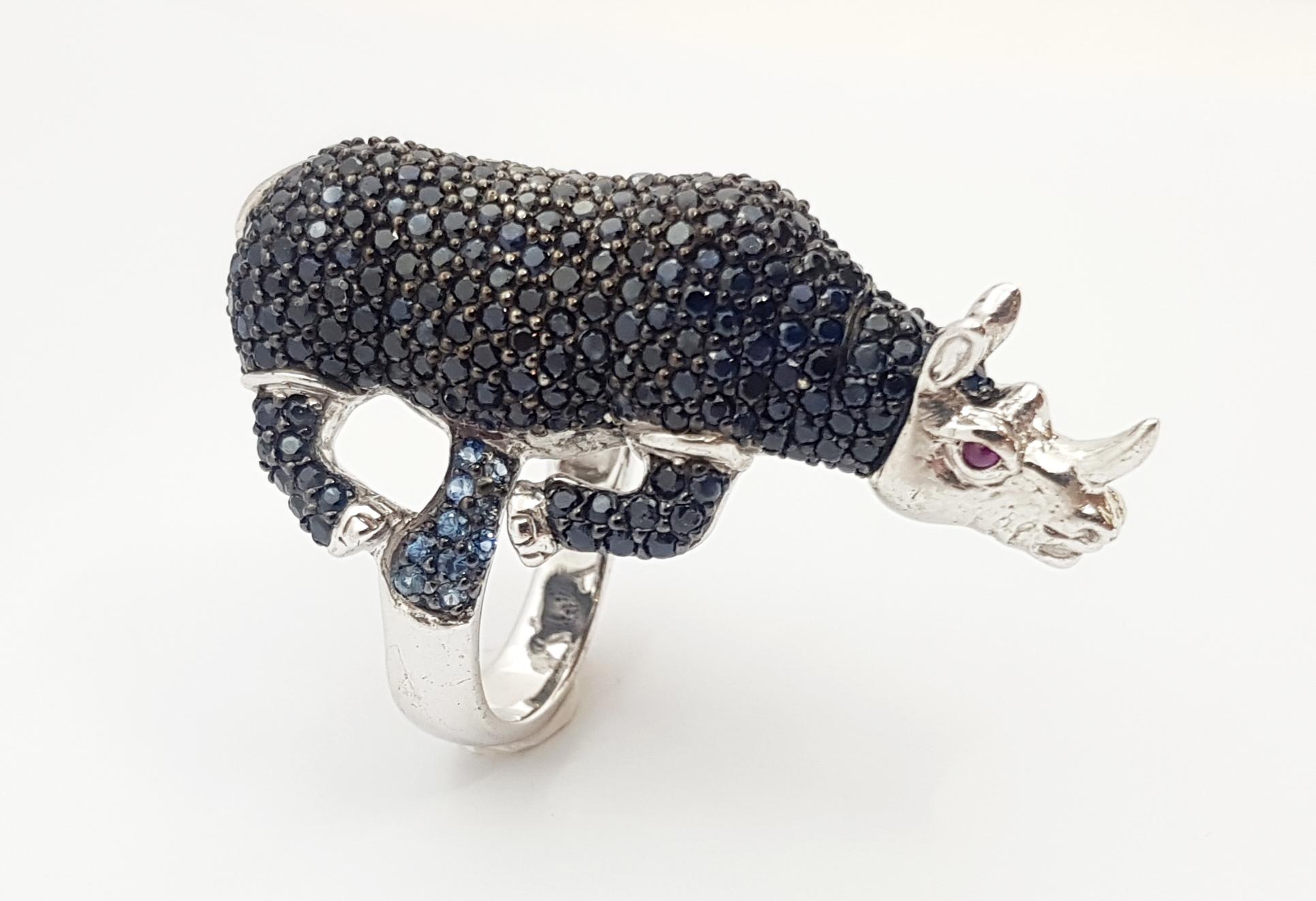 Blue Sapphire, Ruby and Black Sapphire Rhinoceros Ring set in Silver Settings In New Condition For Sale In Dusit, 10