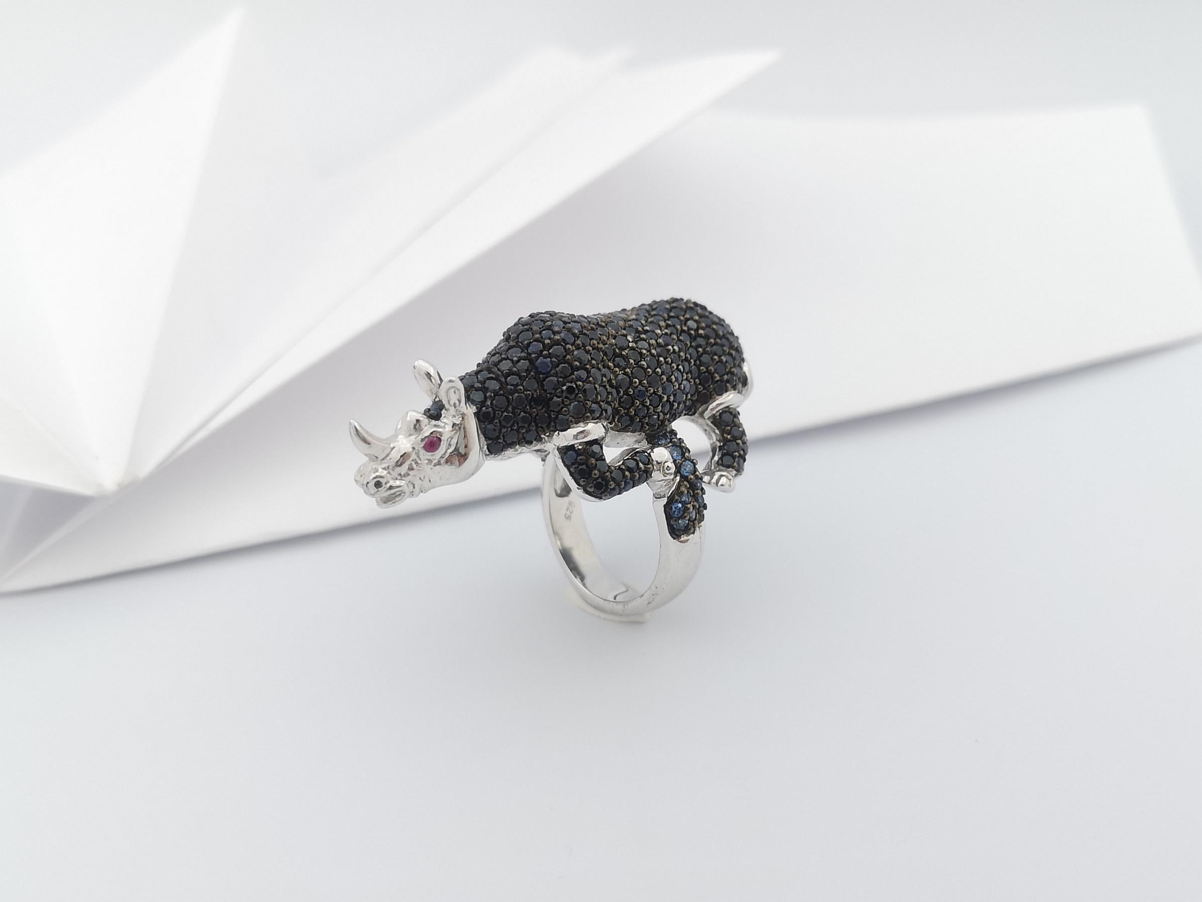 Women's or Men's Blue Sapphire, Ruby and Black Sapphire Rhinoceros Ring set in Silver Settings For Sale