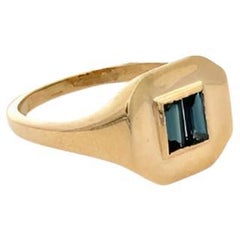 Rosafarbener Fingerring mit blauem Saphir und Siegel aus 14kt massivem Gelbgold