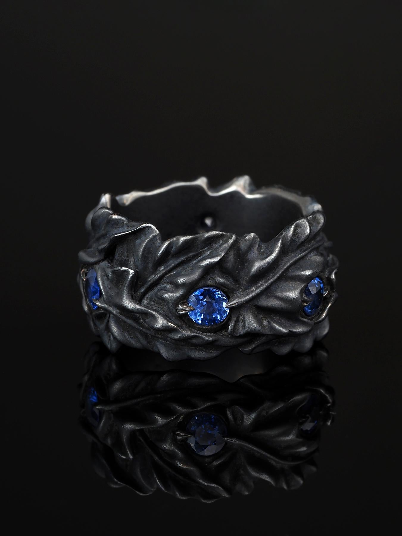 Artisan Blue Sapphire Silver Ring Ivy leaves Art Nouveau 1900 style patina mens gift art en vente
