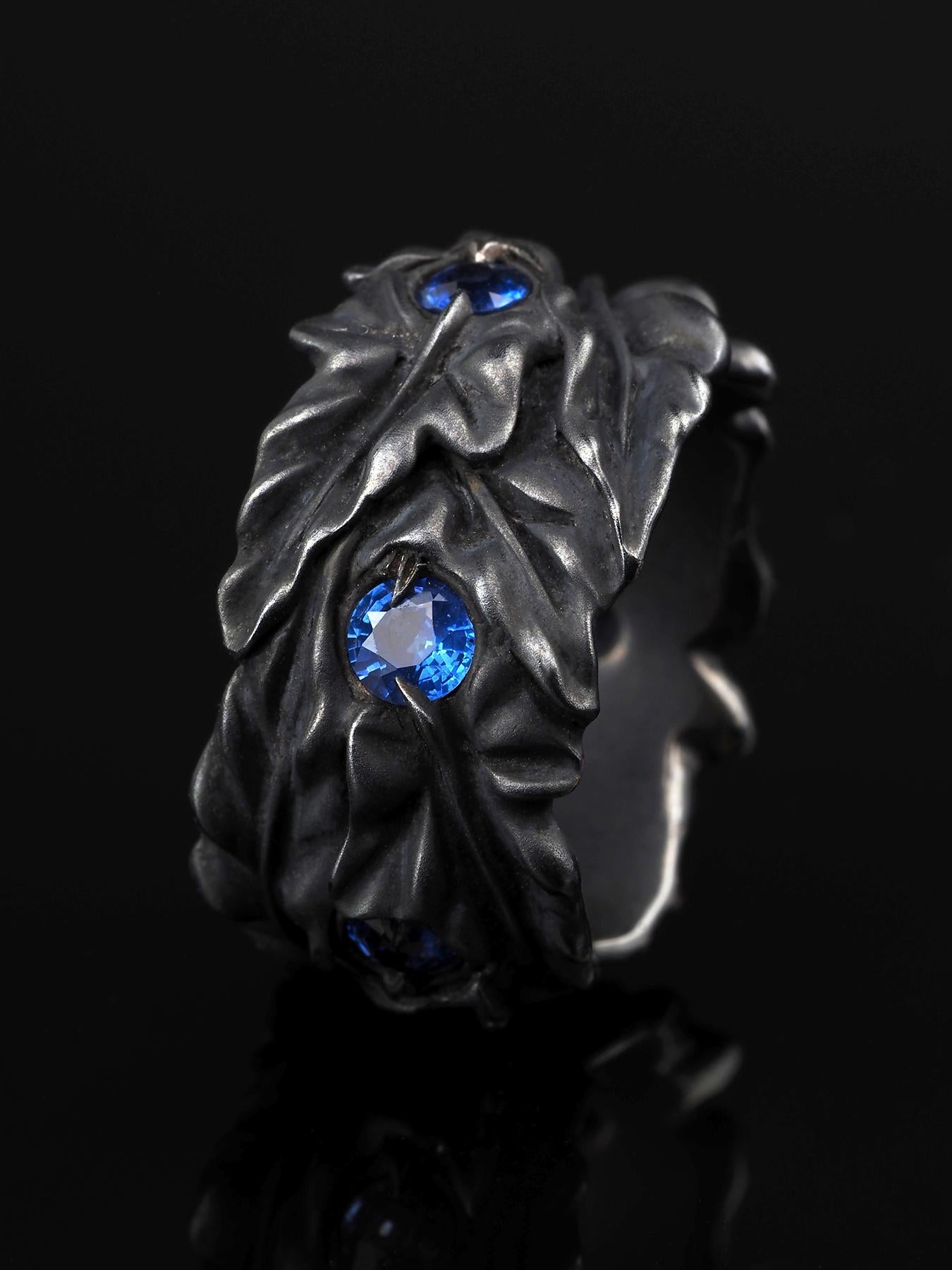 Taille ronde Blue Sapphire Silver Ring Ivy leaves Art Nouveau 1900 style patina mens gift art en vente