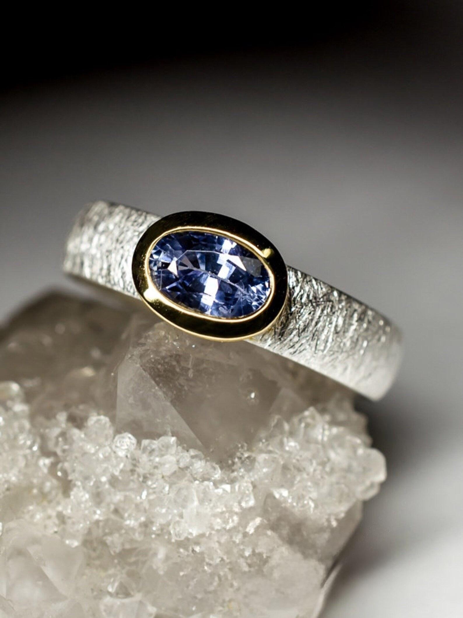 Anello d'argento con zaffiro blu Nature blu fiordaliso ovale Gemma regalo vintage In condizioni buone in vendita a Berlin, DE