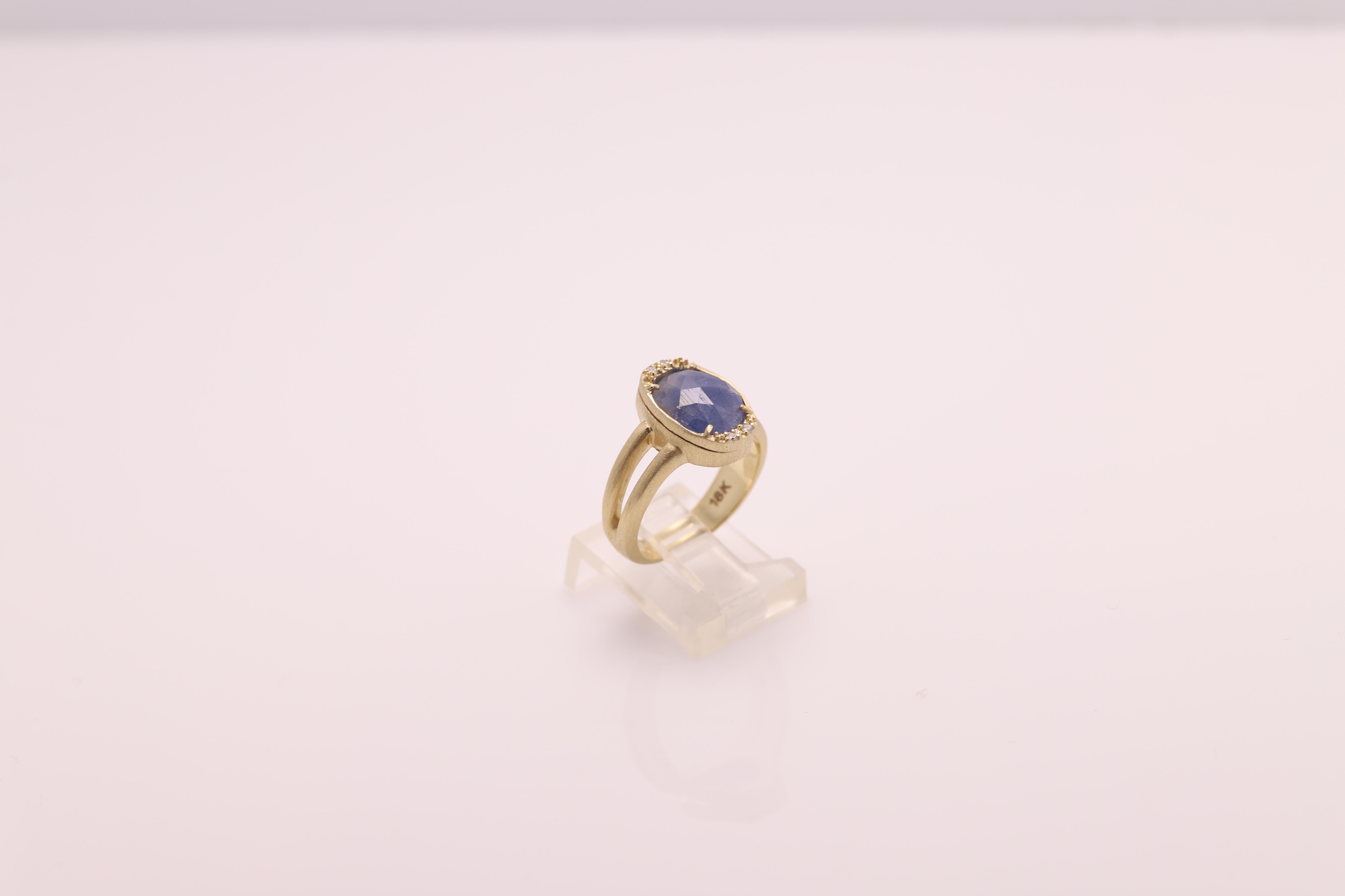 Vintage Blue Sapphire Ring - Hand Made in Italy
14k Yellow Gold 7.1 grams - mat finish (not shiny)
Few small Diamonds 0.06 carat
Center is a 