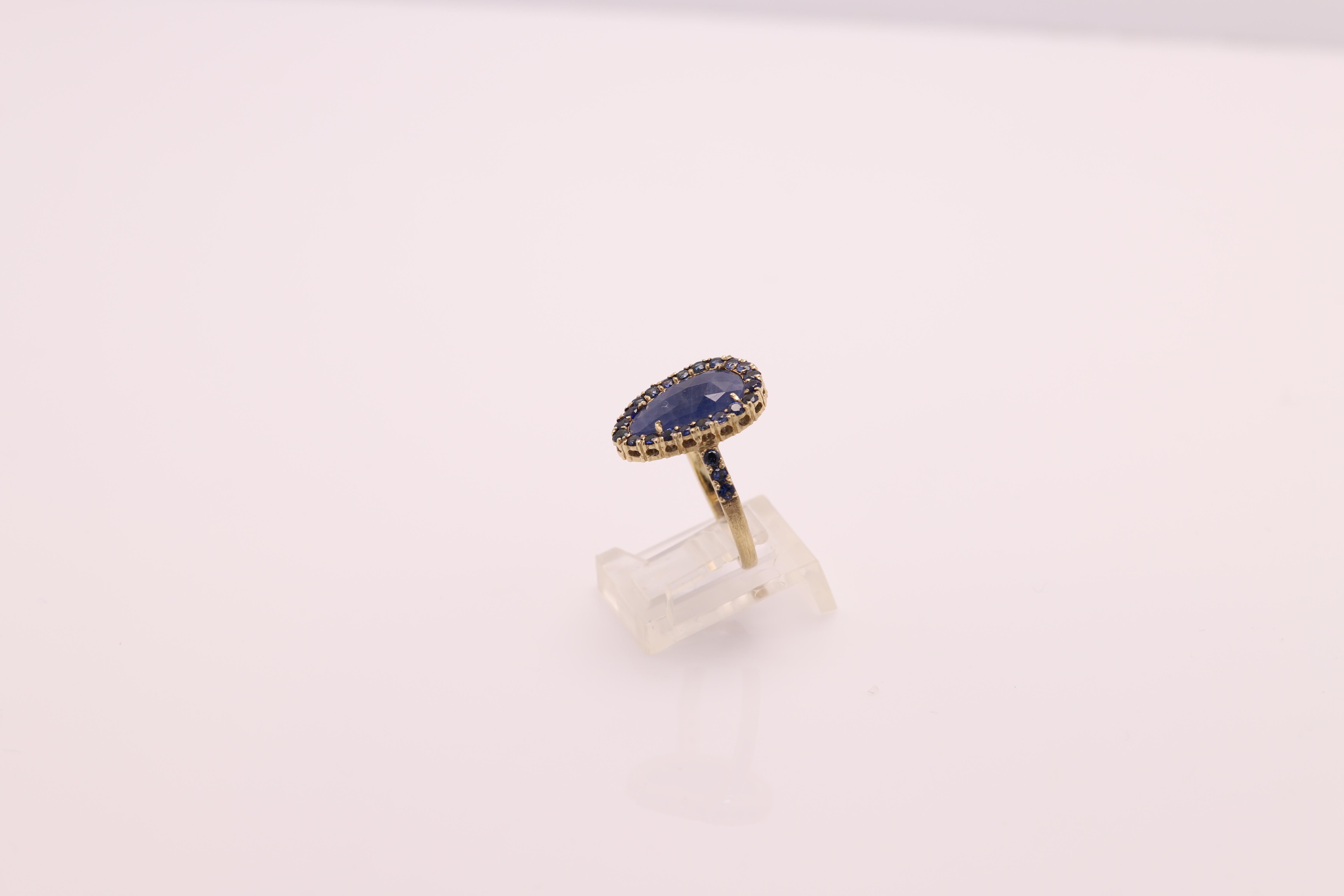 Old Mine Cut Blue Sapphire Sliced Gem Ring 14 Karat Gold Vintage Sapphire Ring For Sale