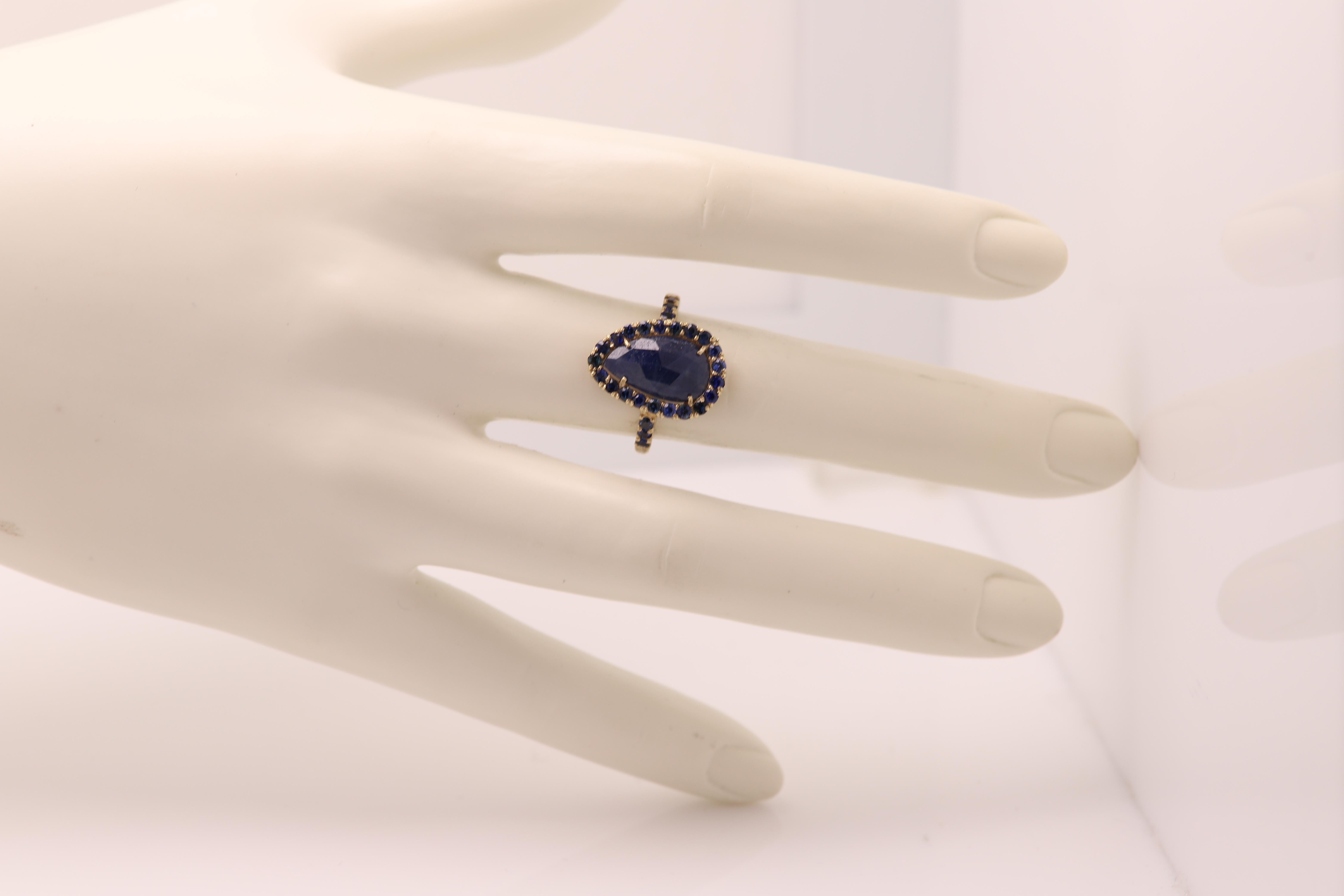 Blue Sapphire Sliced Gem Ring 14 Karat Gold Vintage Sapphire Ring For Sale 1