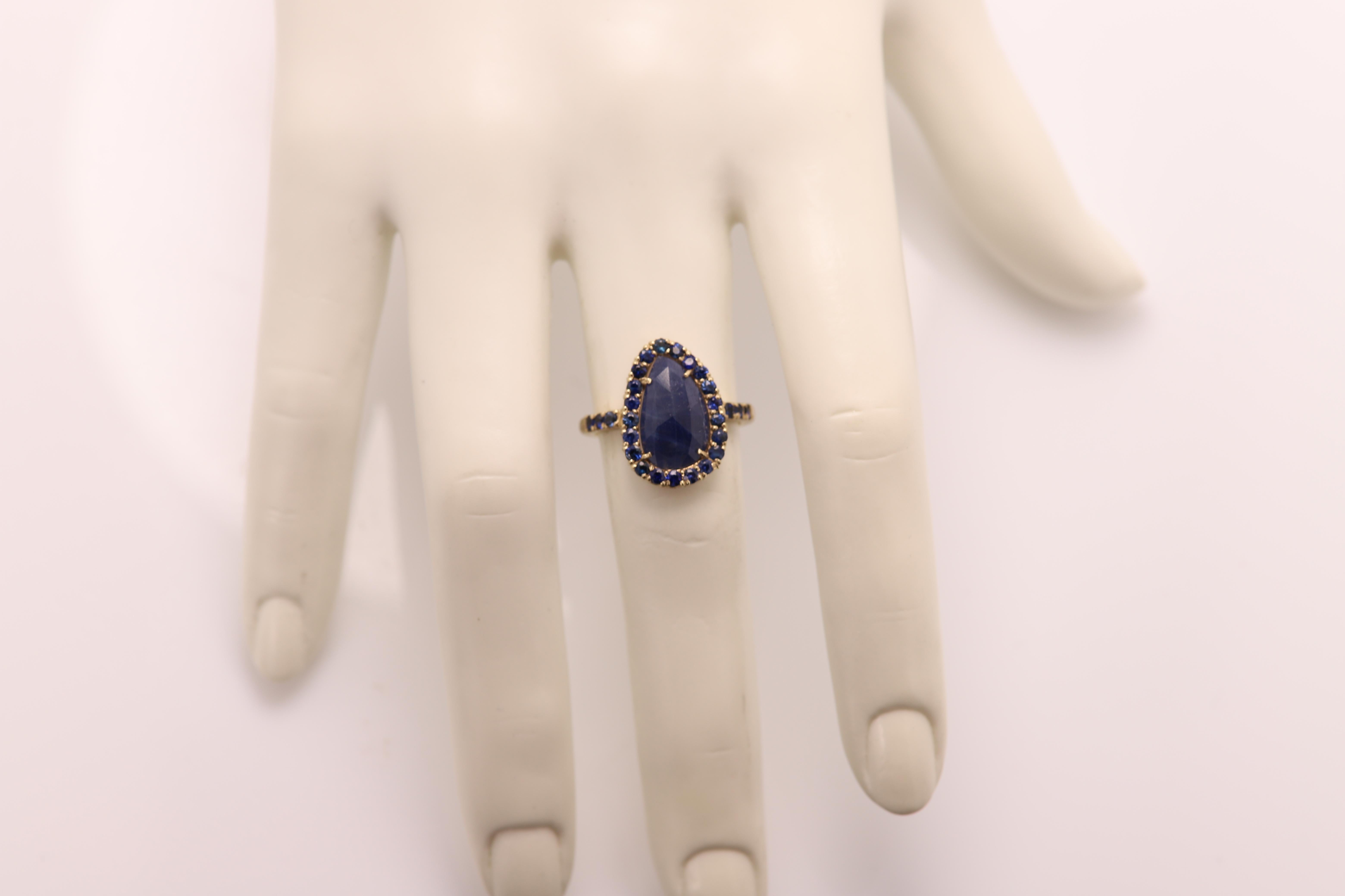 Blue Sapphire Sliced Gem Ring 14 Karat Gold Vintage Sapphire Ring For Sale 3