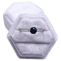 Bague de fiançailles solitaire à 6 griffes en or blanc 18 carats avec saphir bleu 1 carat, taille 6