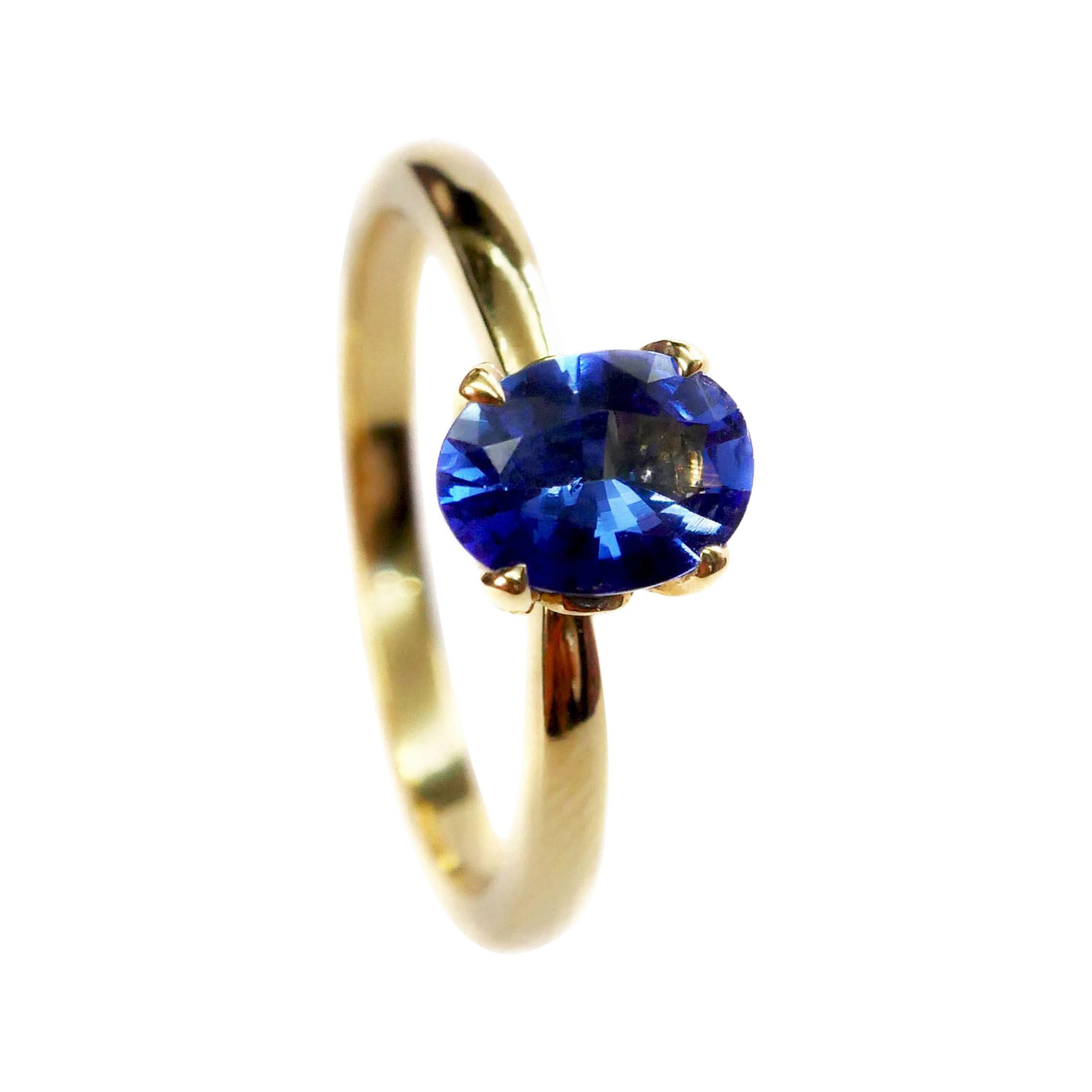 For Sale:  Blue Sapphire Solitaire Ring in 18 Karat Yellow Gold