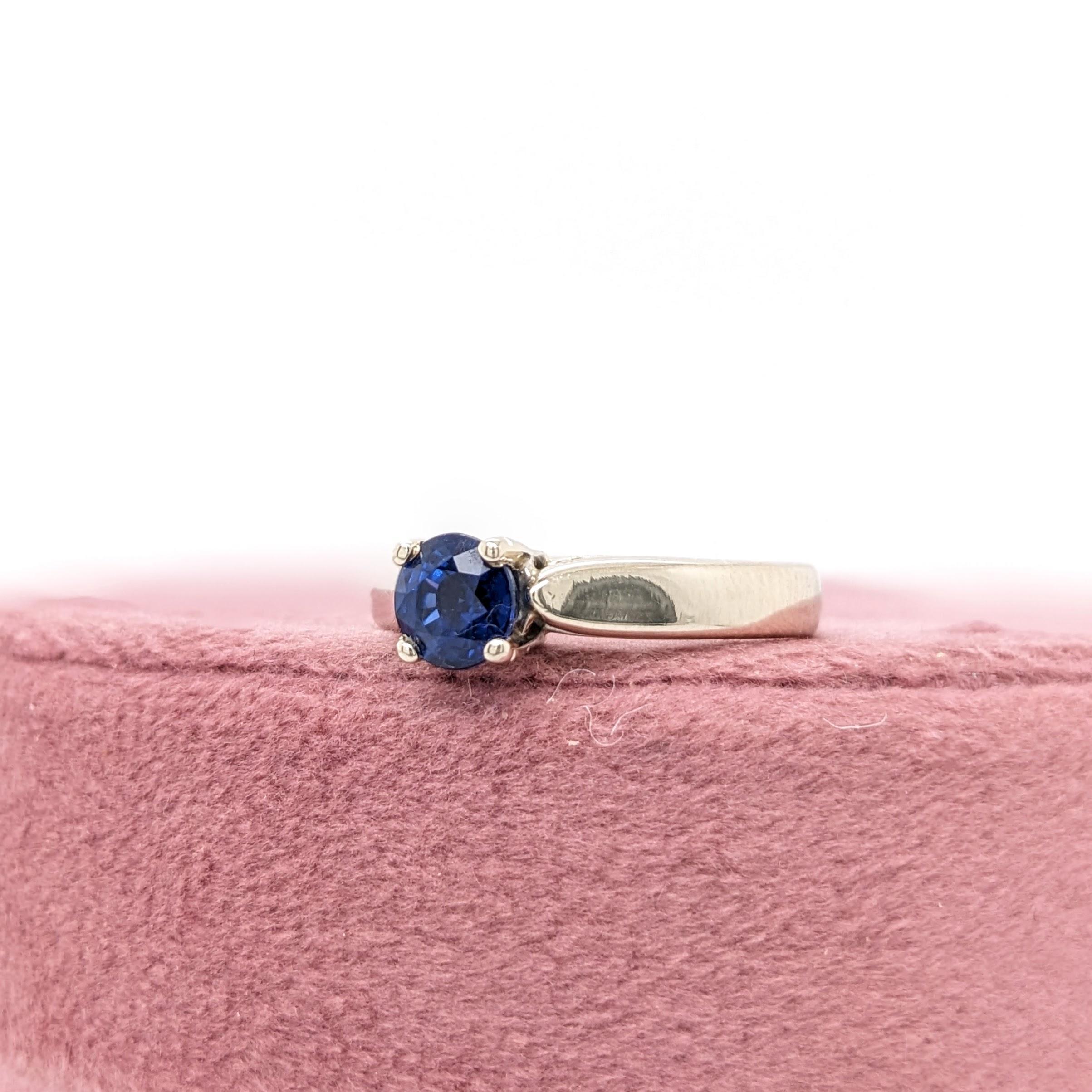 Blue Sapphire Solitaire Ring in Solid 14K White Gold Round 5mm In New Condition For Sale In Columbus, OH