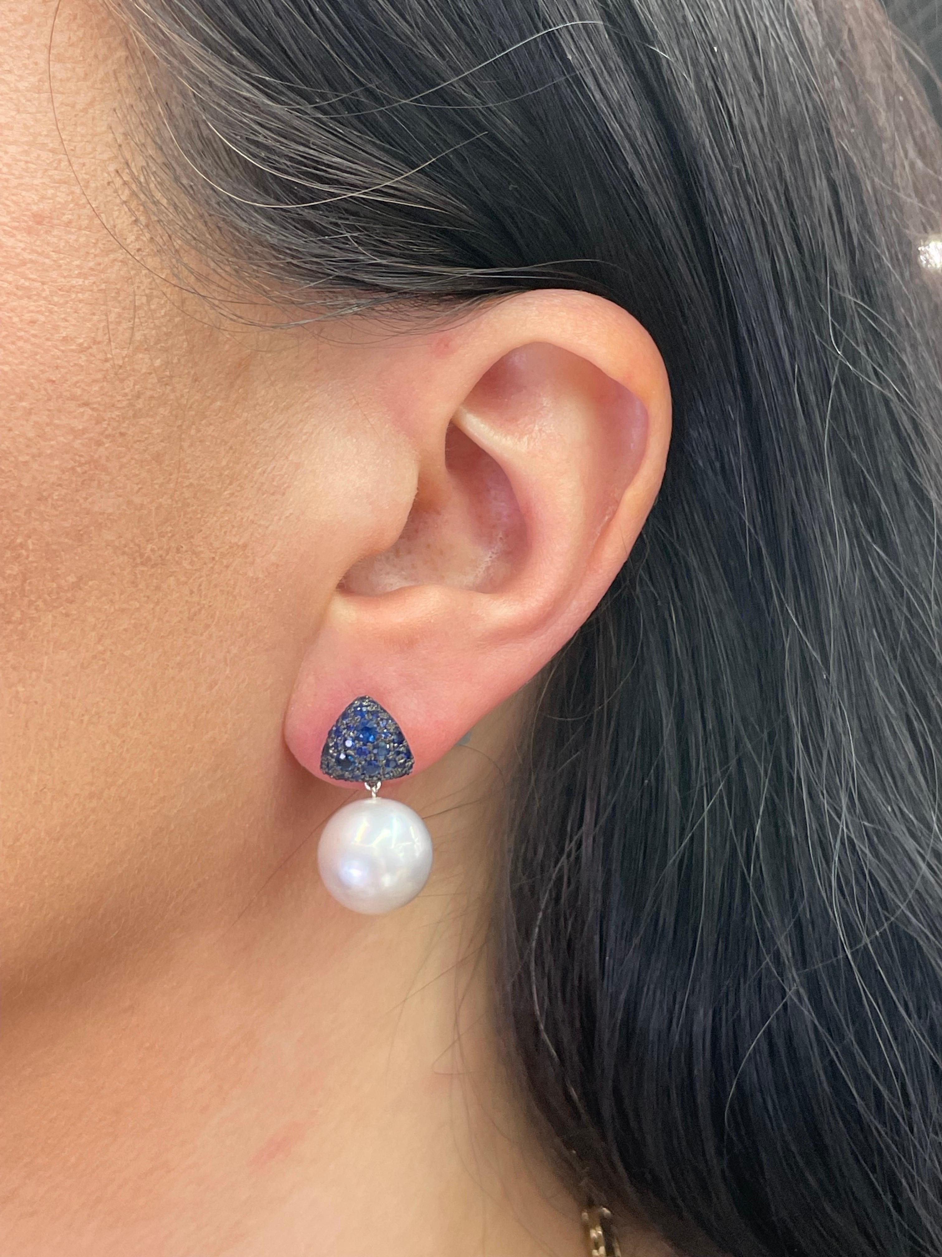 Blue Sapphire South Sea Pearl Drop Earrings 1.33 Carats 18 Karat Gold In New Condition For Sale In New York, NY