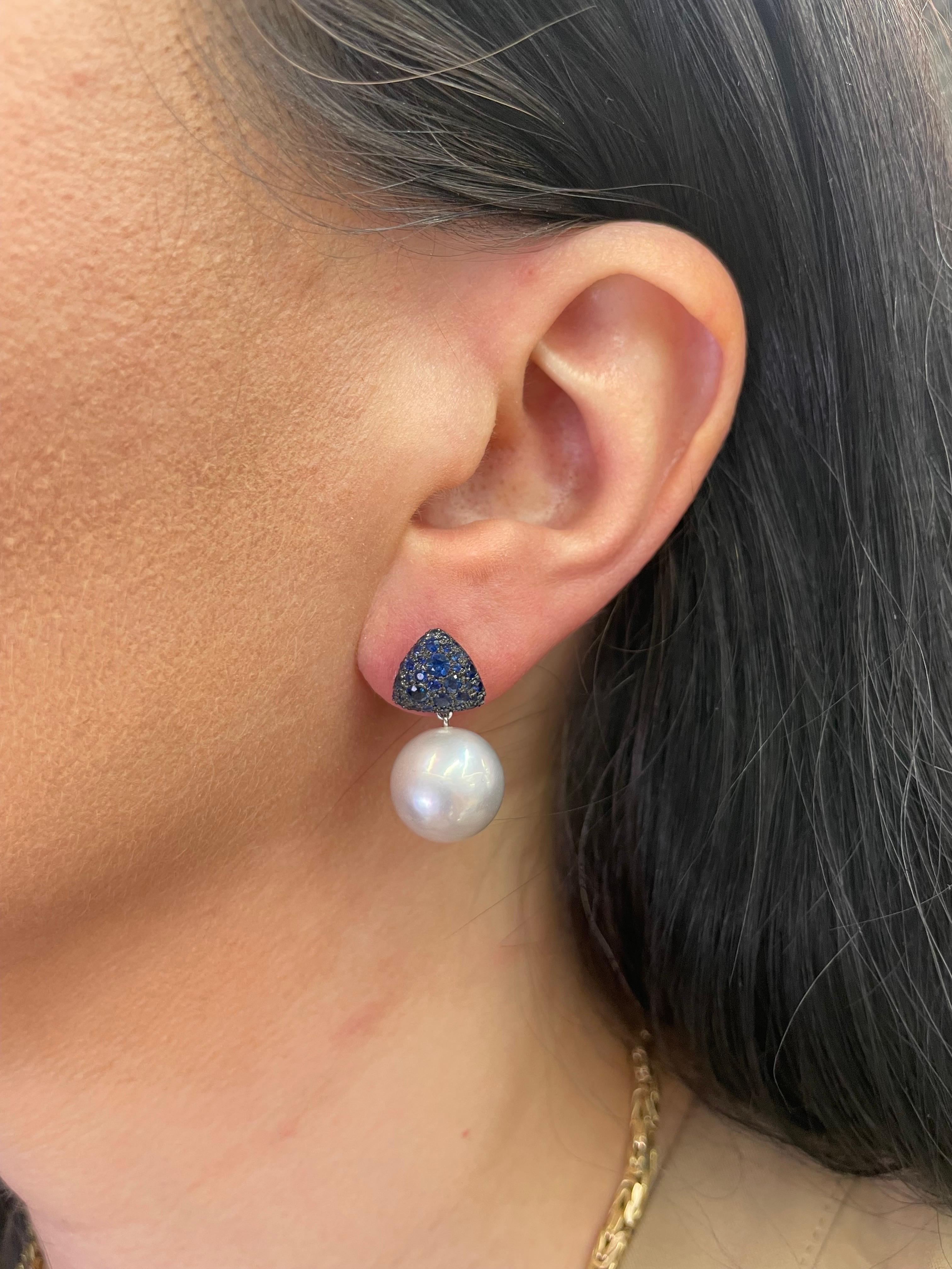 Blue Sapphire South Sea Pearl Drop Earrings 1.33 Carats 18 Karat Gold For Sale 1