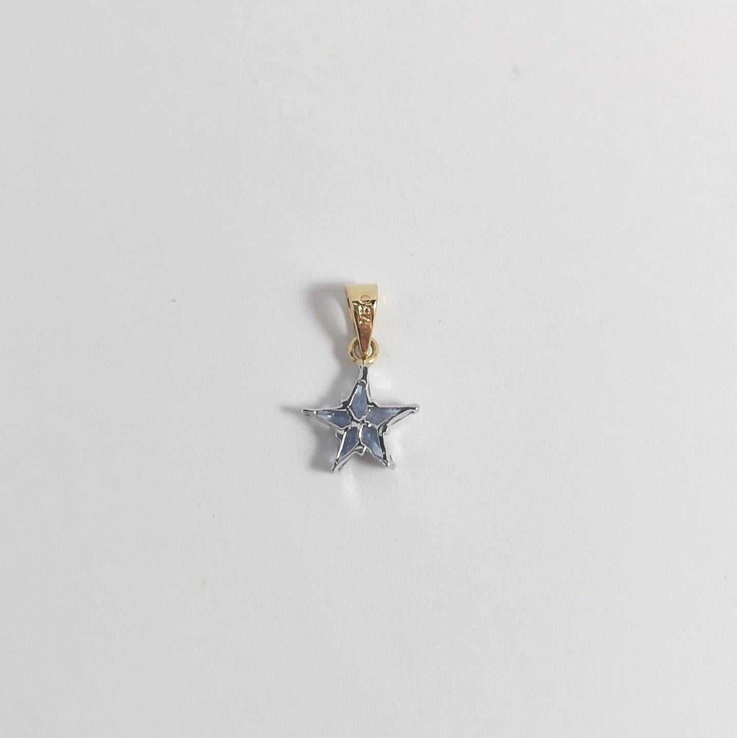 Pendentif étoile en or jaune/blanc 18 carats serti d'un saphir bleu en vente 2