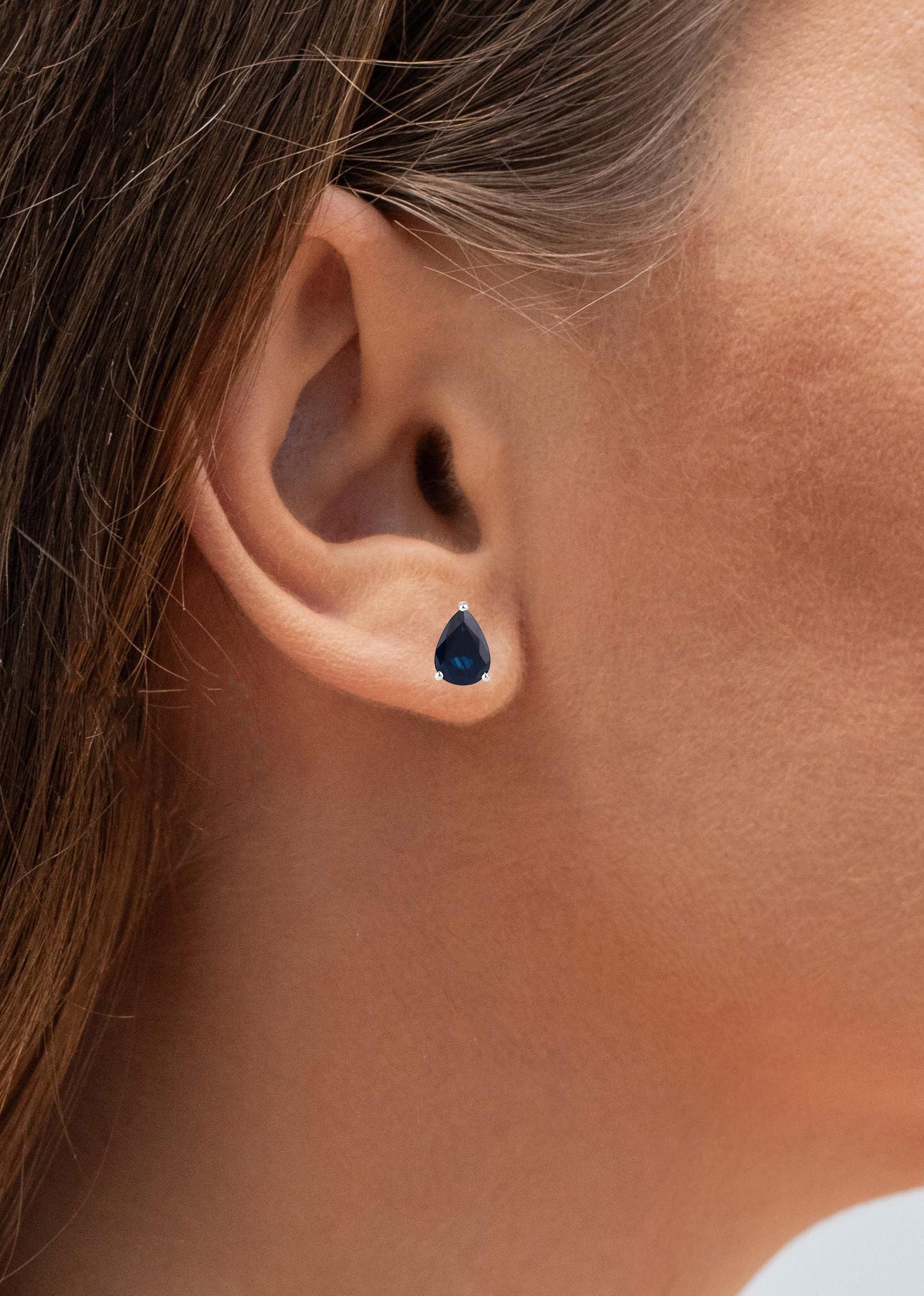 Blue Sapphire Stud Earrings 1.59 Carats 10K White Gold in vendita 1