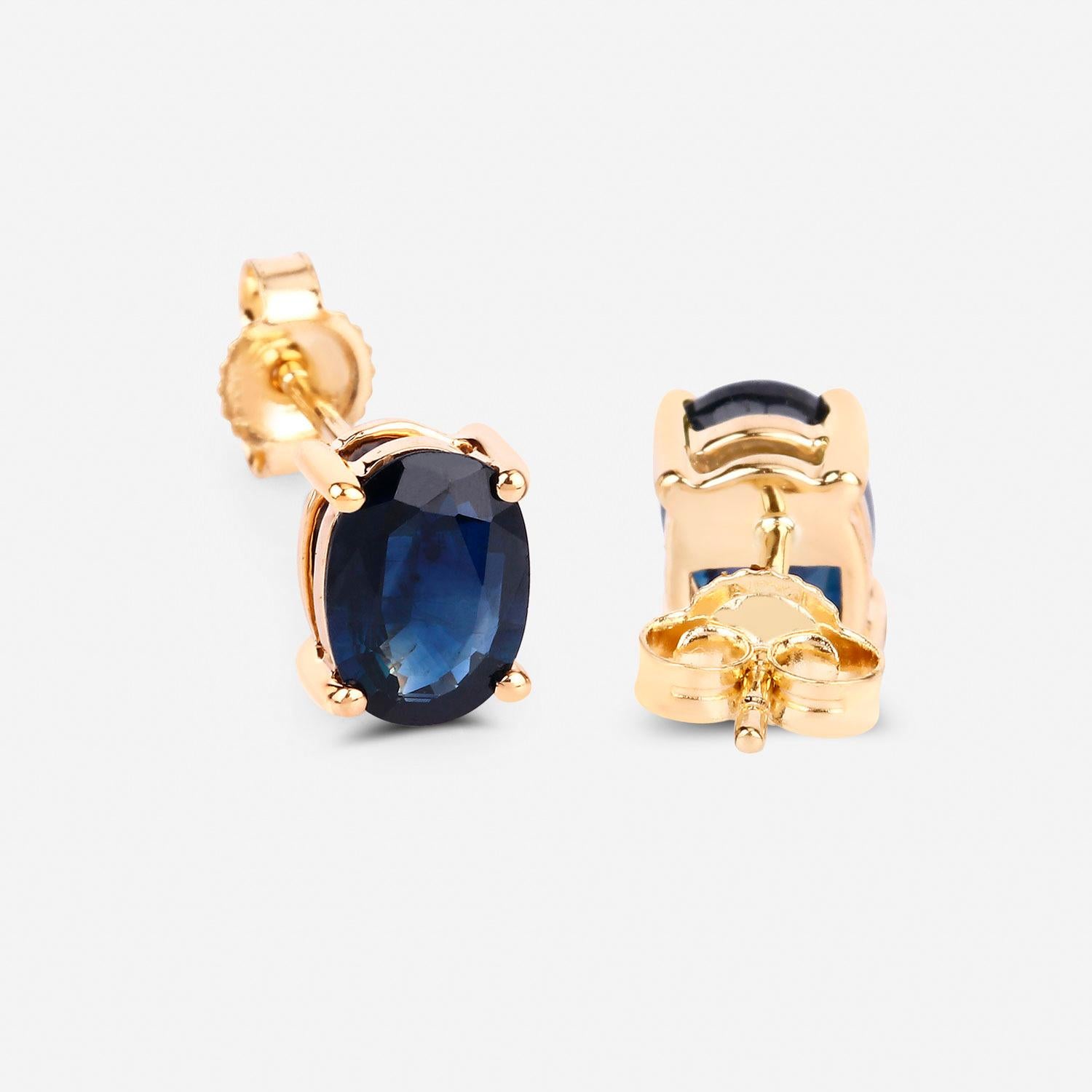 da uomo o donna Blue Sapphire Stud Earrings 1.88 Carats 10K Yellow Gold in vendita